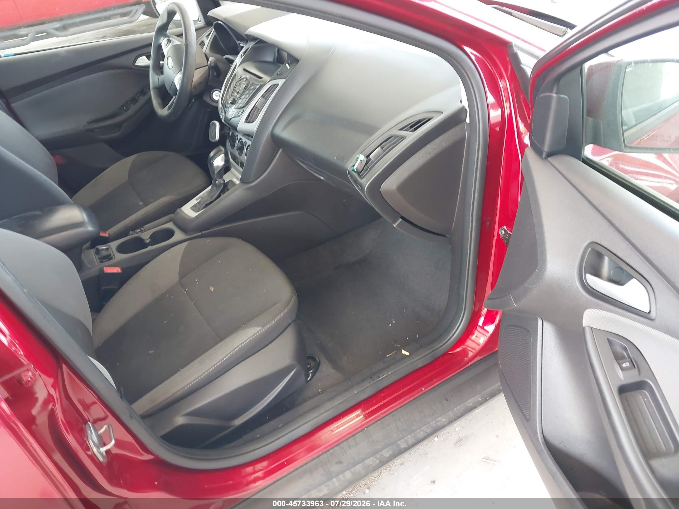 2013 Ford Focus Se Red vin: 1FADP3K28DL301719
