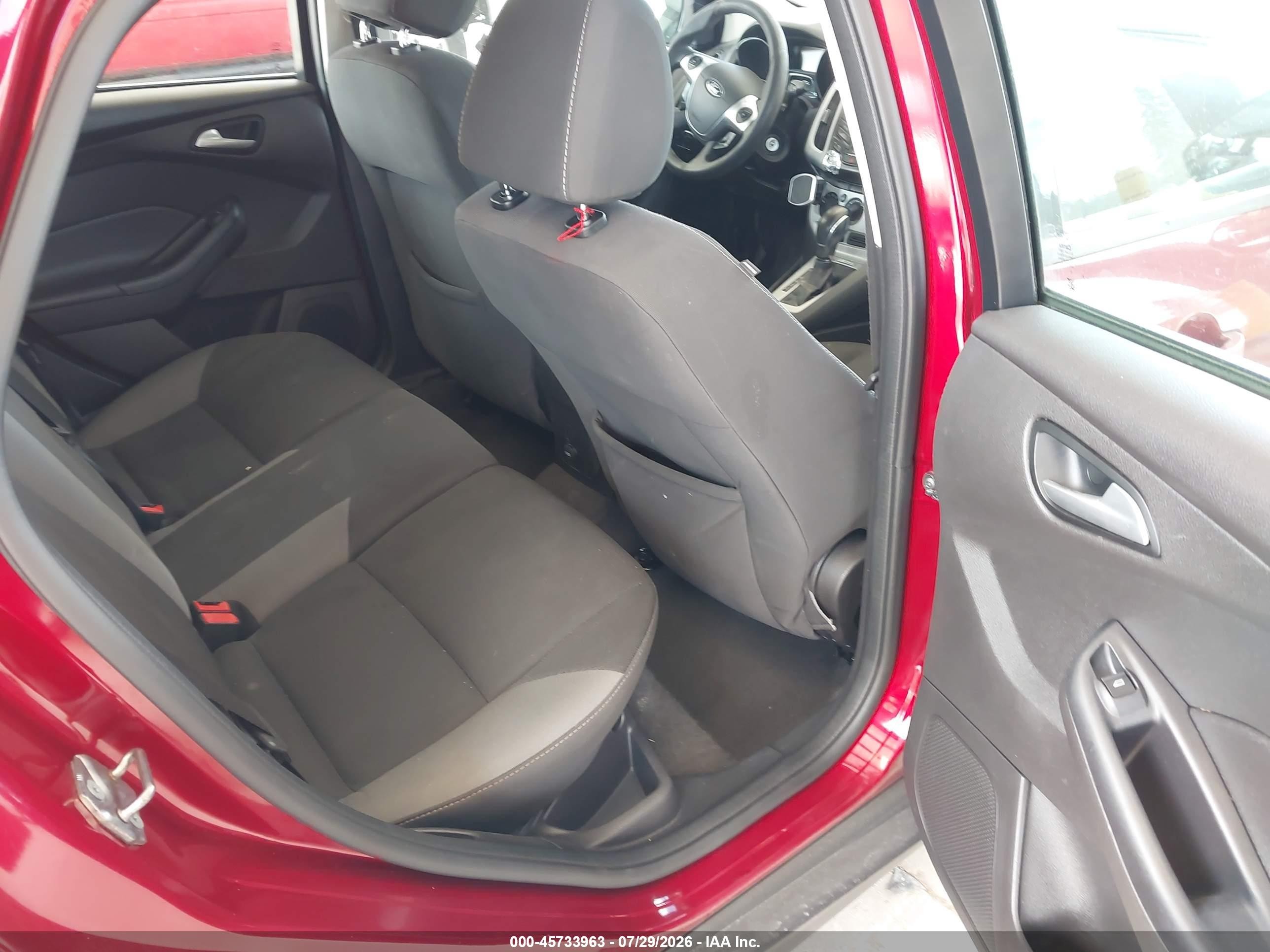2013 Ford Focus Se Red vin: 1FADP3K28DL301719
