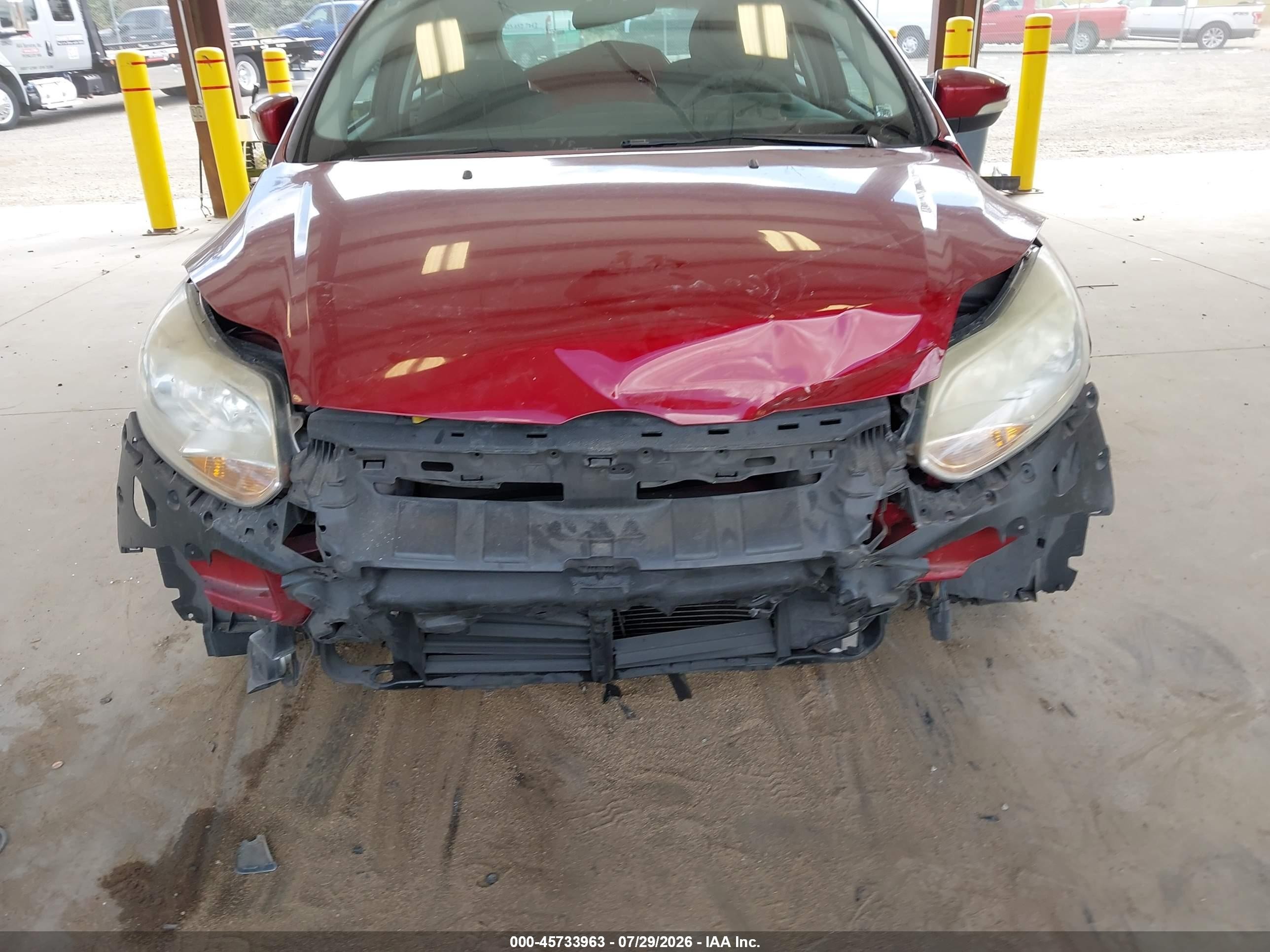 2013 Ford Focus Se Red vin: 1FADP3K28DL301719