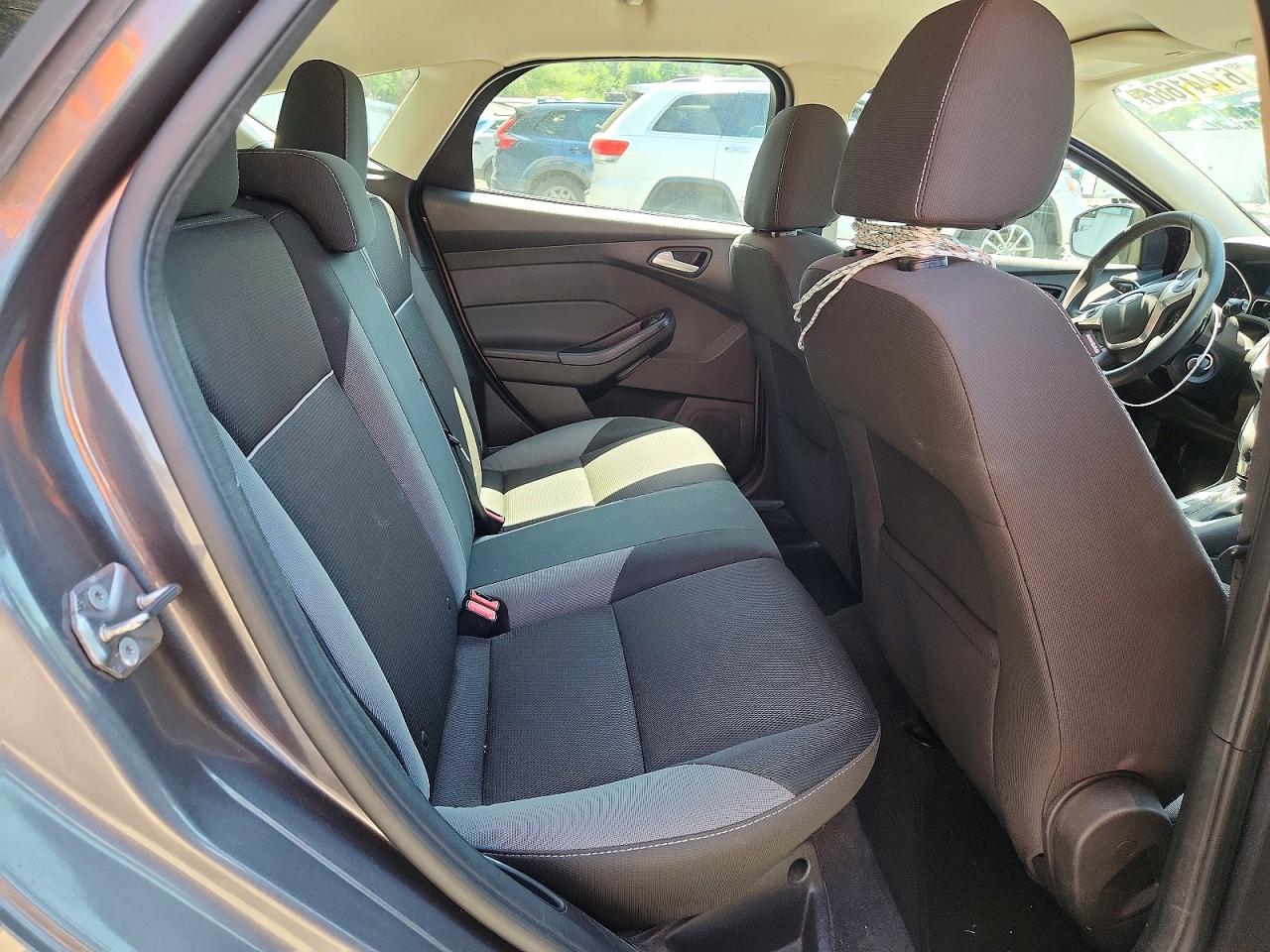 2013 Ford Focus Se Gray vin: 1FADP3K28DL305043