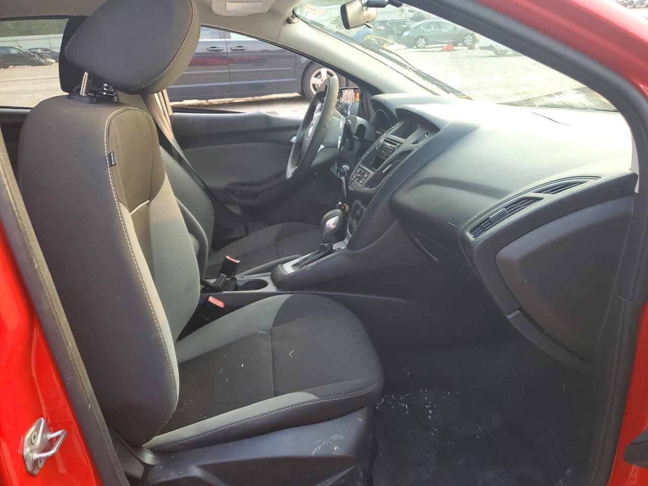 2013 Ford Focus Se Red vin: 1FADP3K28DL317970
