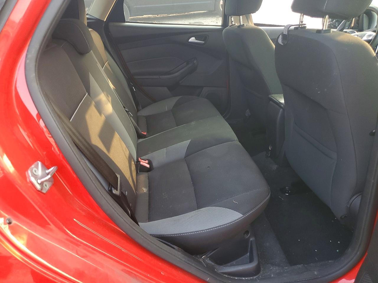 2013 Ford Focus Se Red vin: 1FADP3K28DL317970