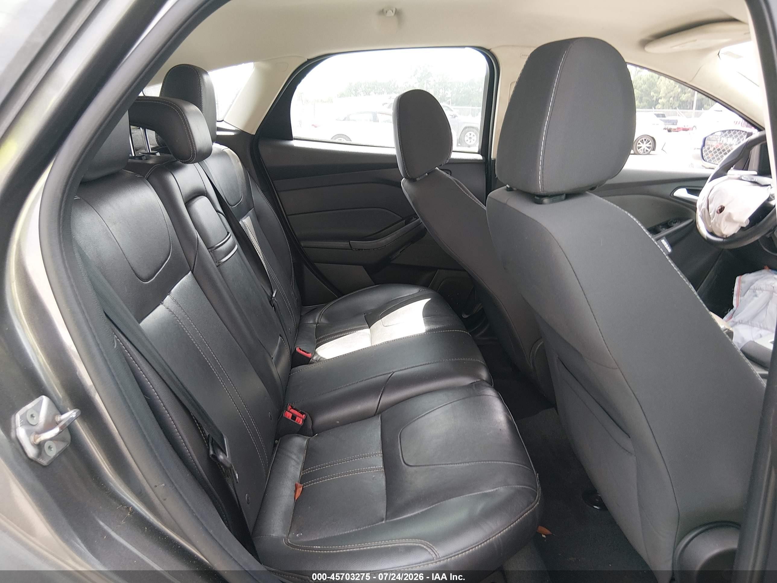 2013 Ford Focus Se Gray vin: 1FADP3K28DL338463