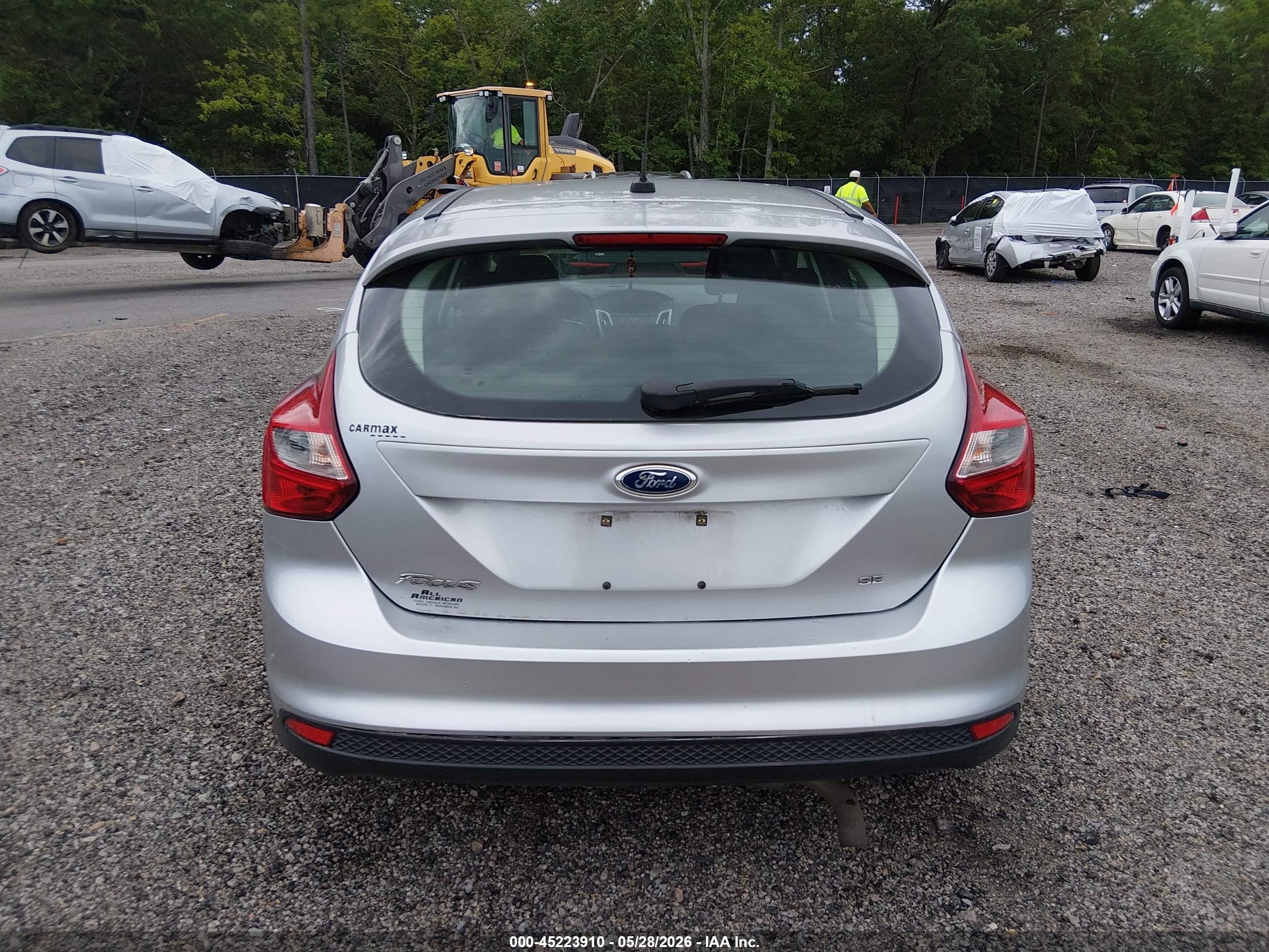 2013 Ford Focus Se Серебряный vin: 1FADP3K28DL368000