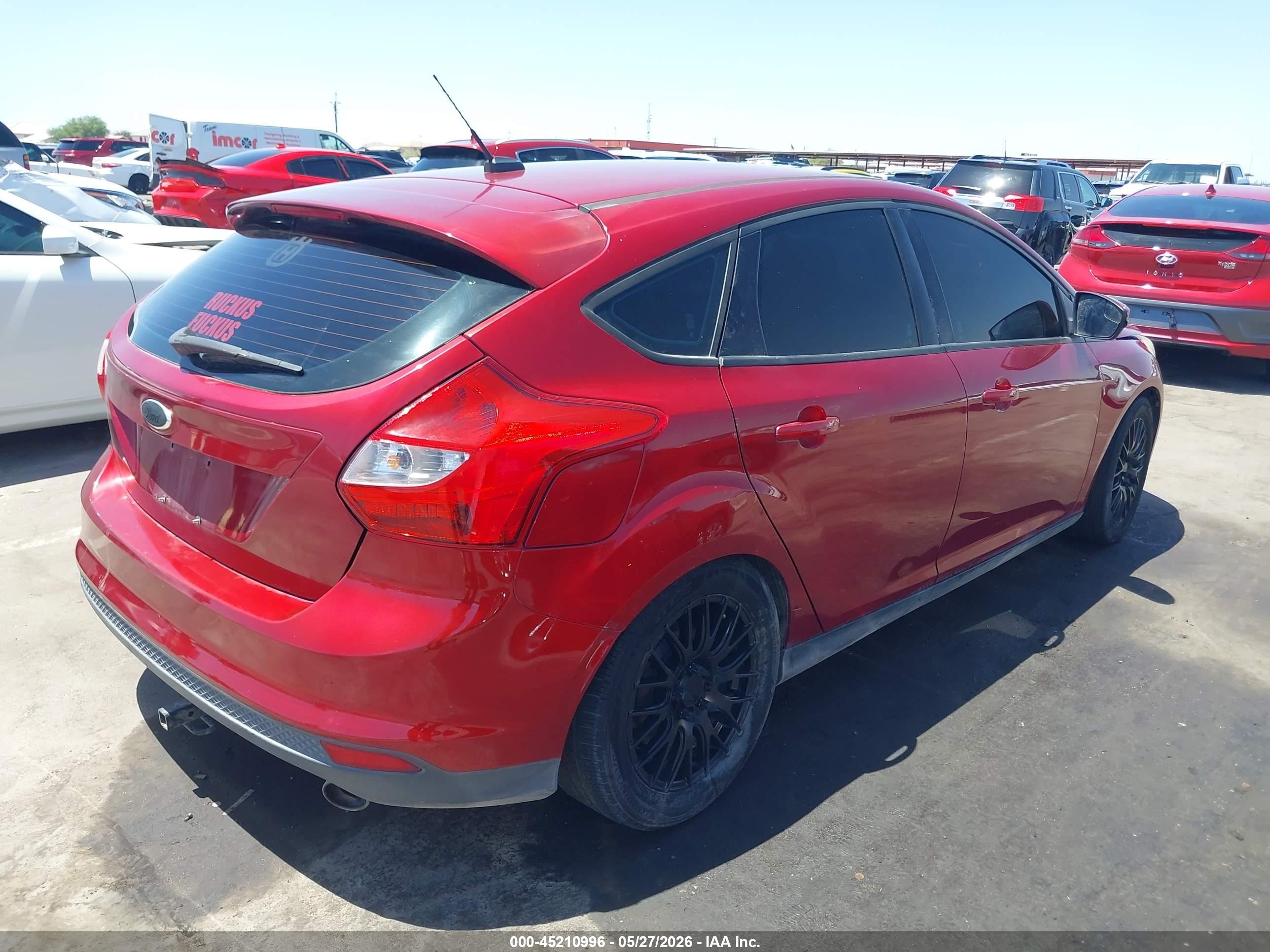 2014 Ford Focus Se Red vin: 1FADP3K28EL111422