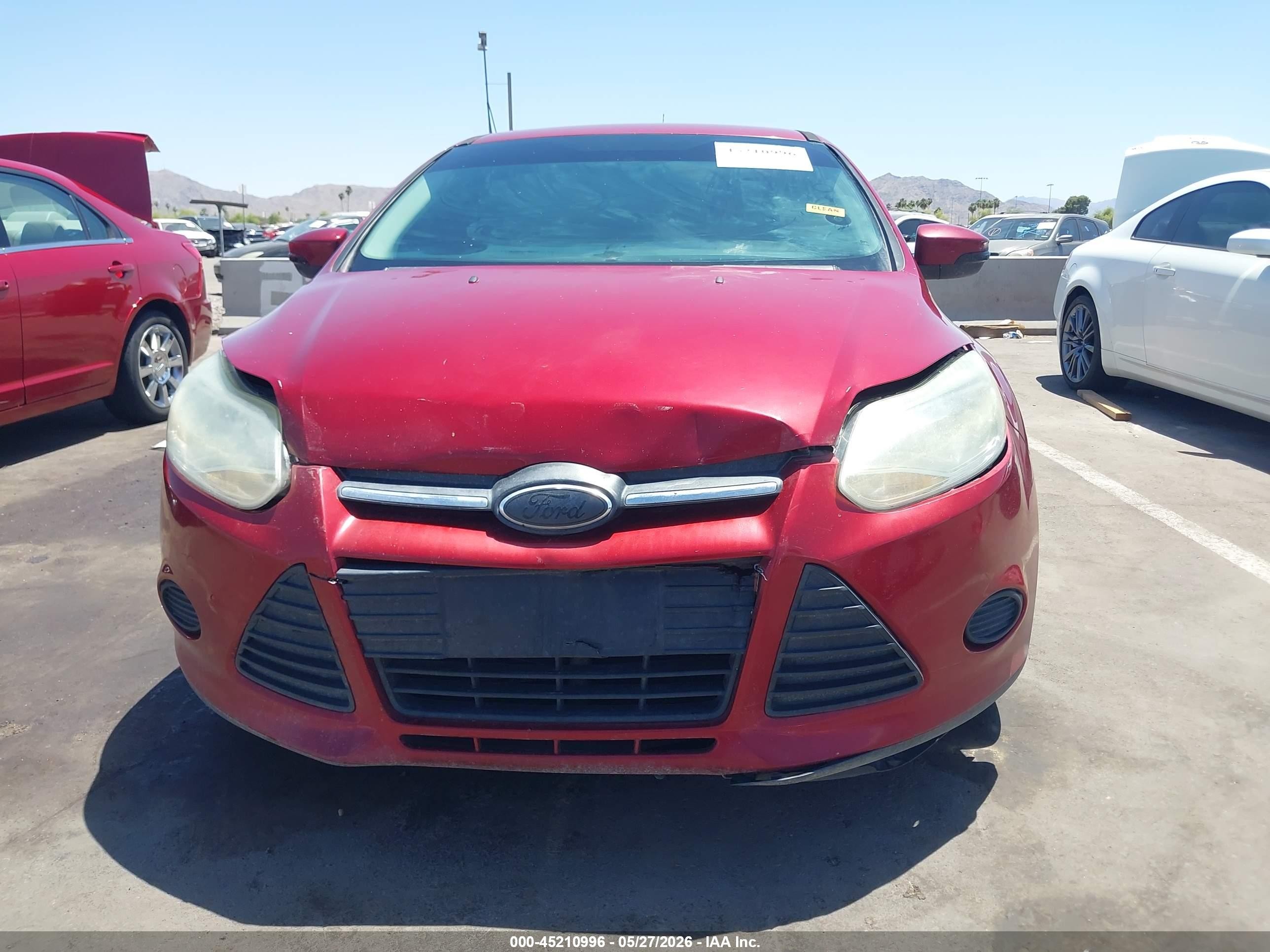 2014 Ford Focus Se Red vin: 1FADP3K28EL111422