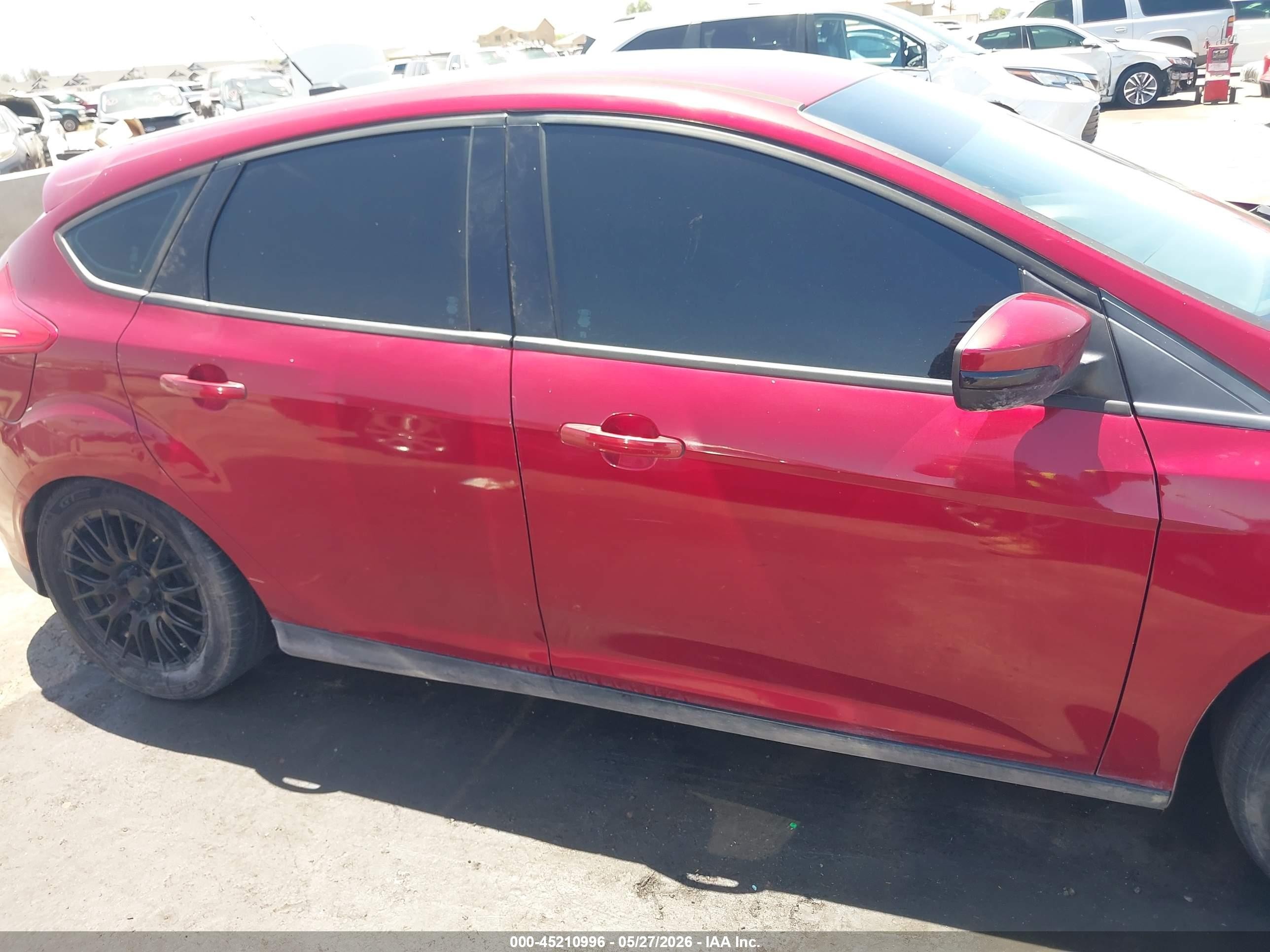 2014 Ford Focus Se Red vin: 1FADP3K28EL111422