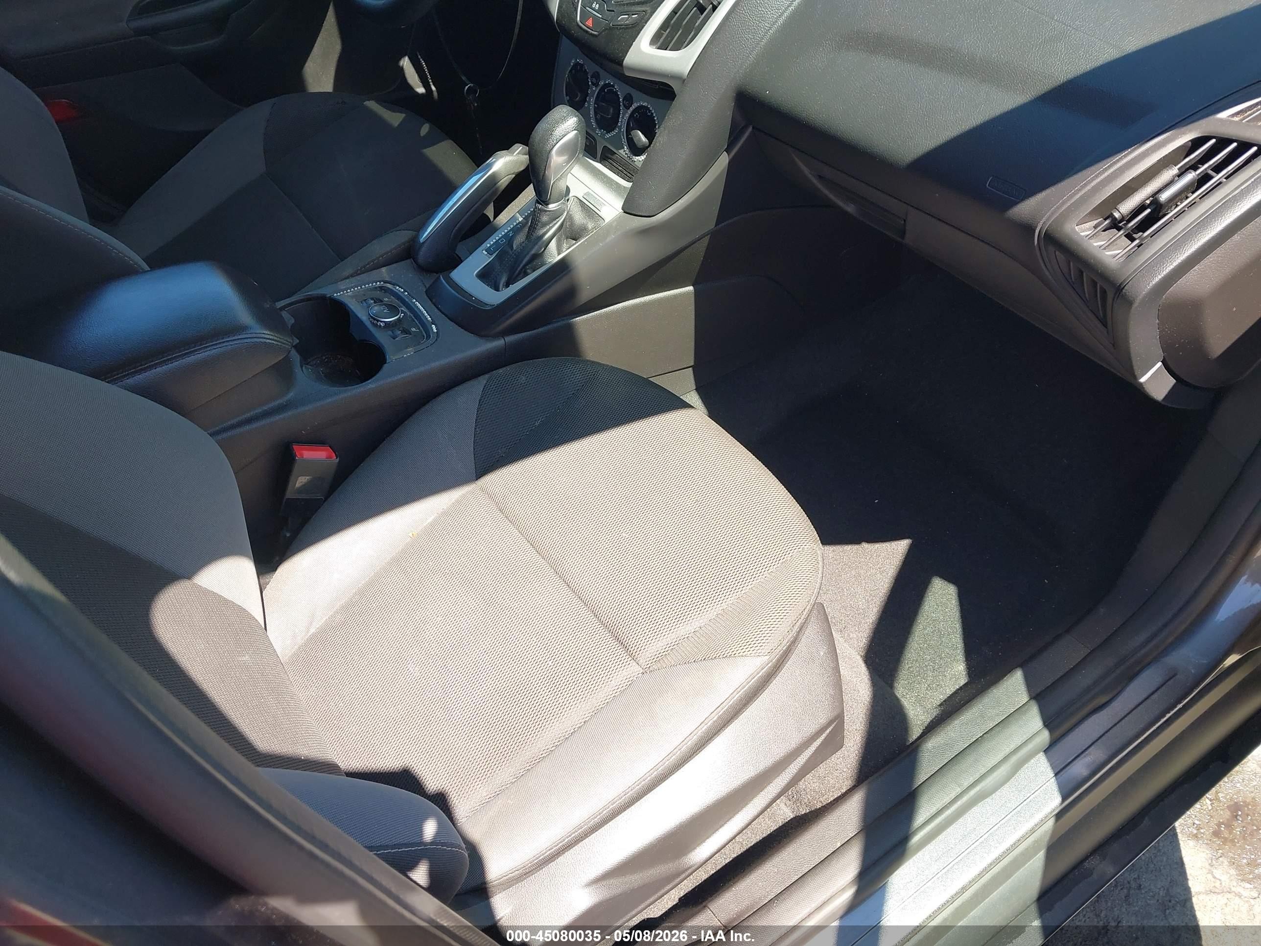 2014 Ford Focus Se Gray vin: 1FADP3K28EL147725