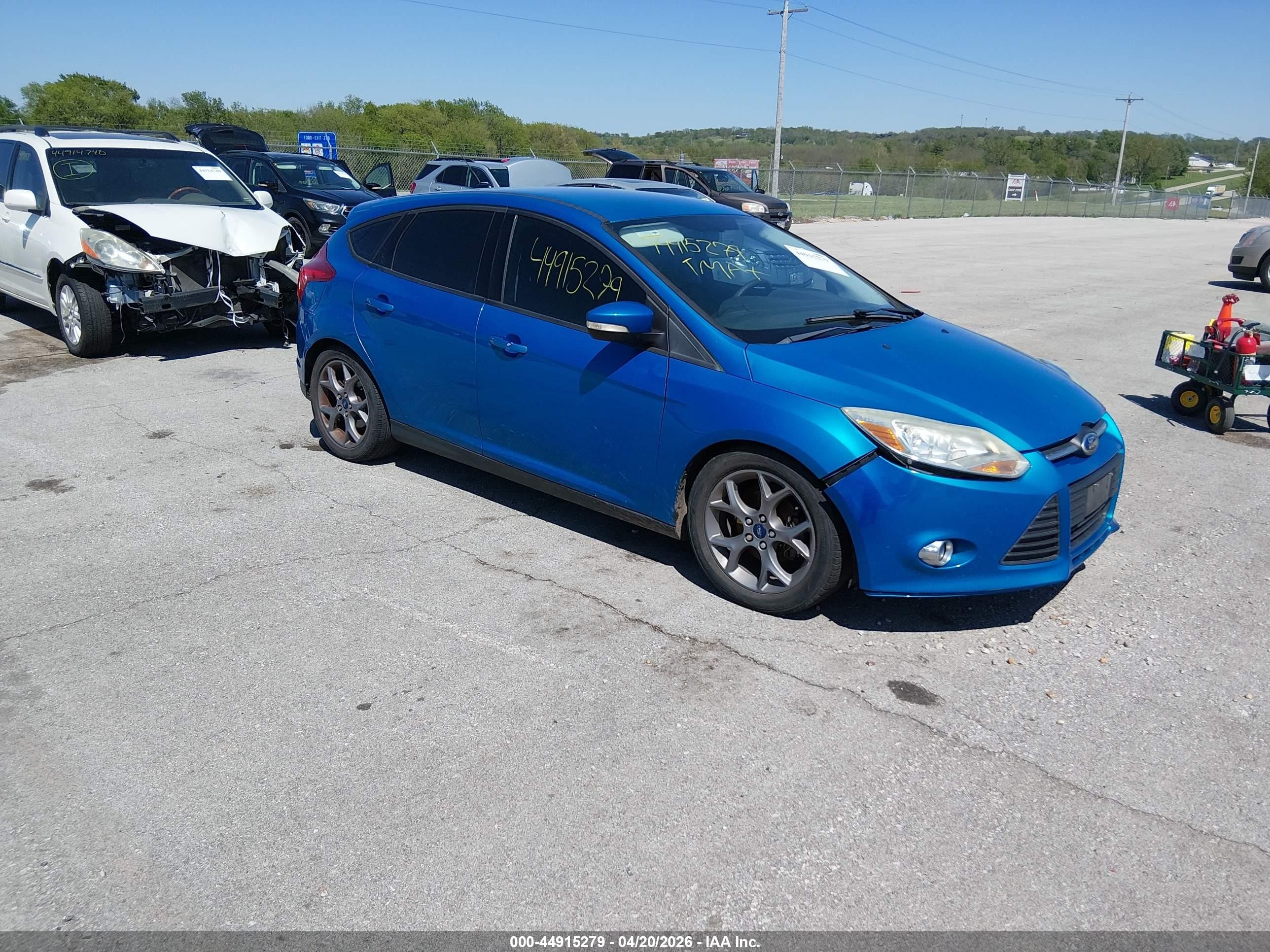 2014 Ford Focus Se Blue vin: 1FADP3K28EL175721