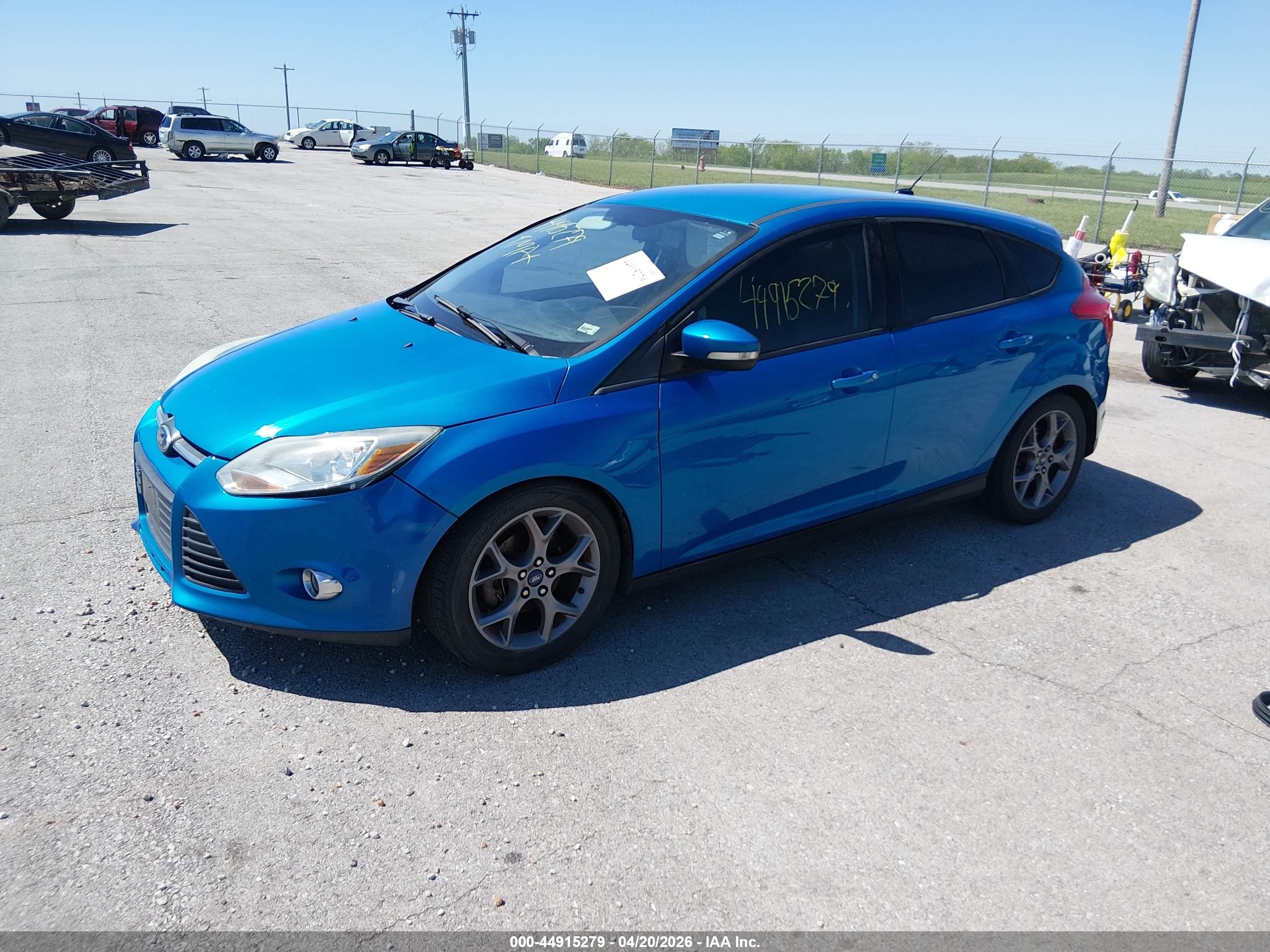 2014 Ford Focus Se Blue vin: 1FADP3K28EL175721