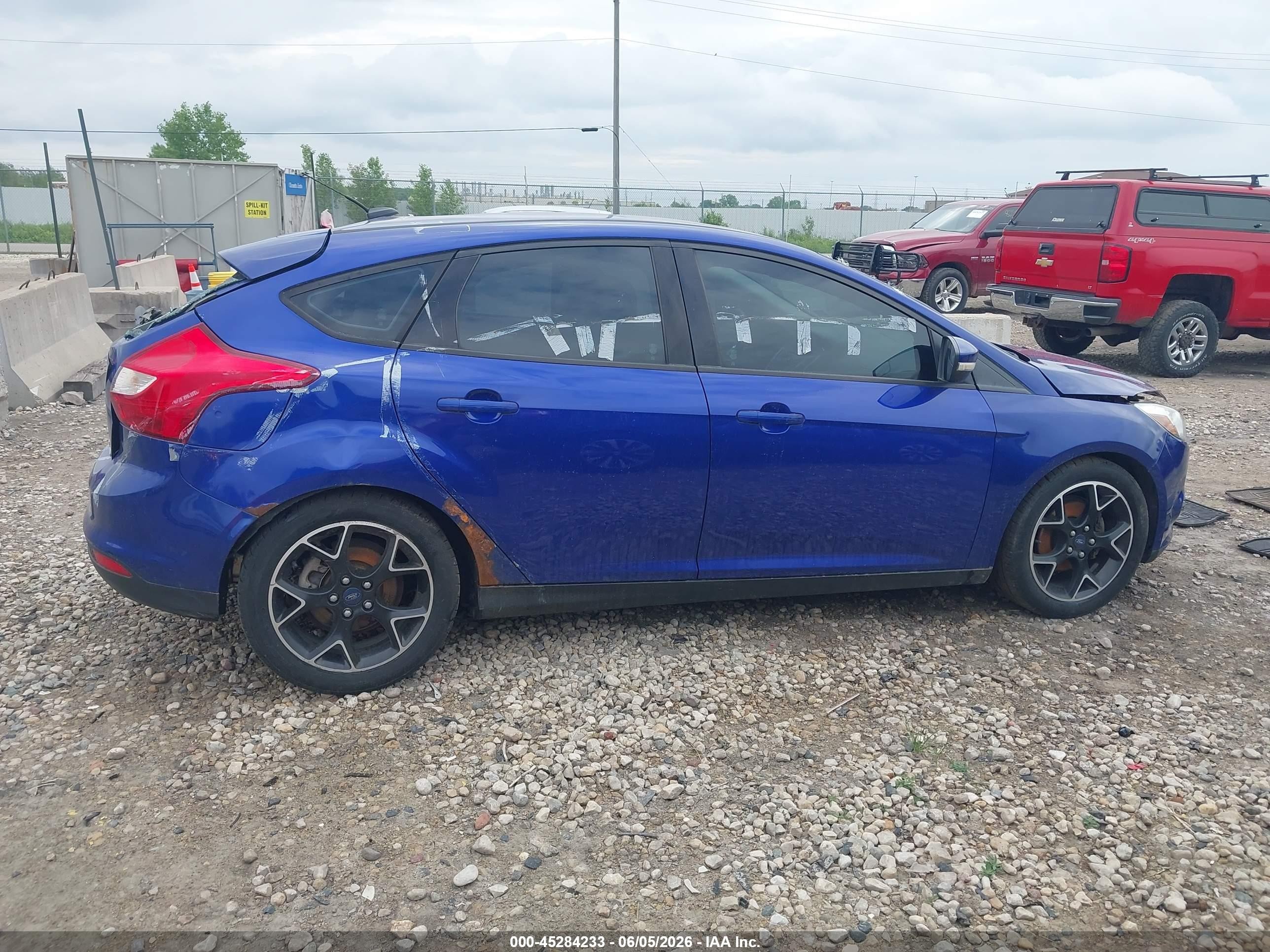 2014 Ford Focus Se Dark Blue vin: 1FADP3K28EL181406