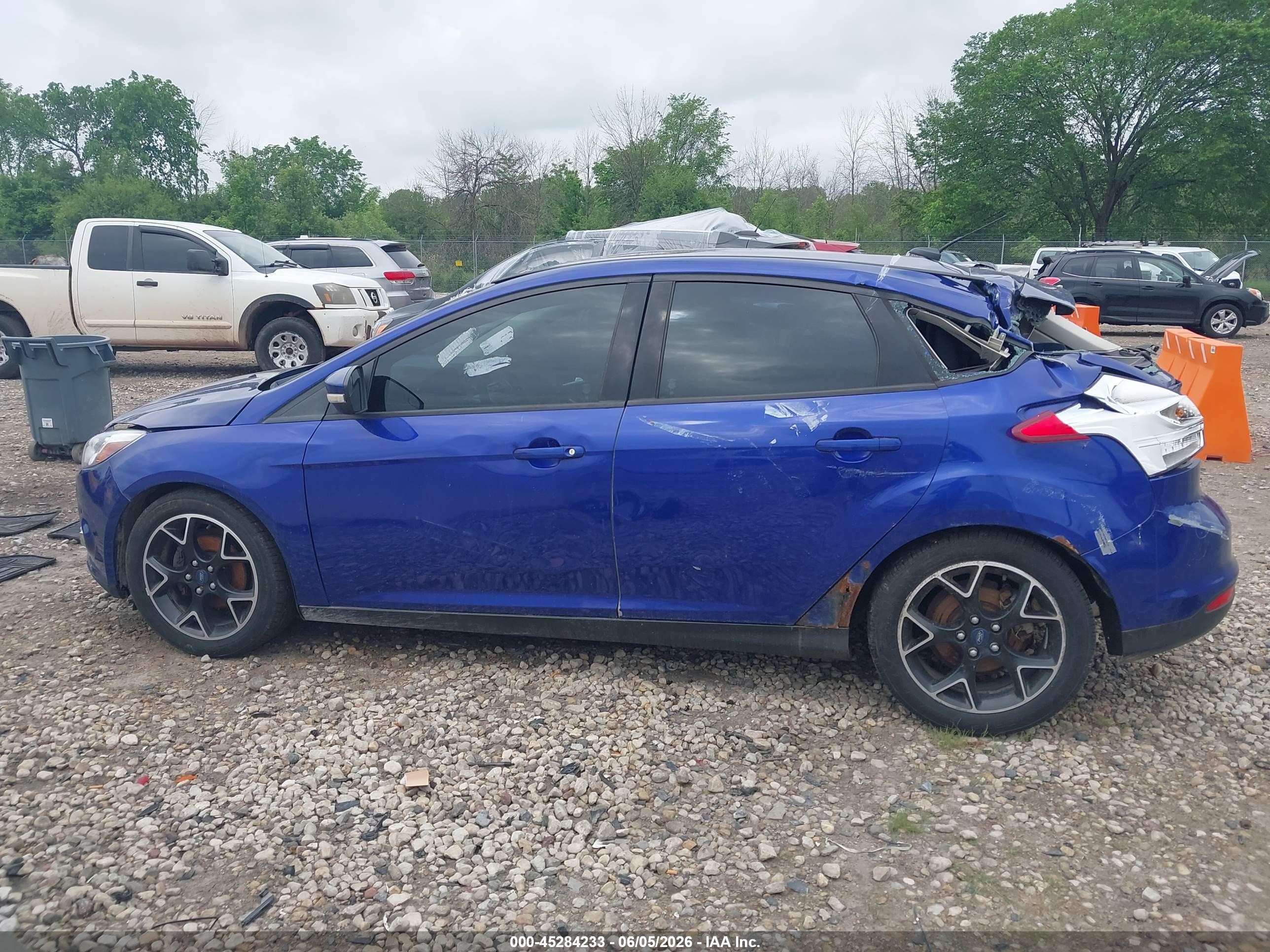 2014 Ford Focus Se Dark Blue vin: 1FADP3K28EL181406