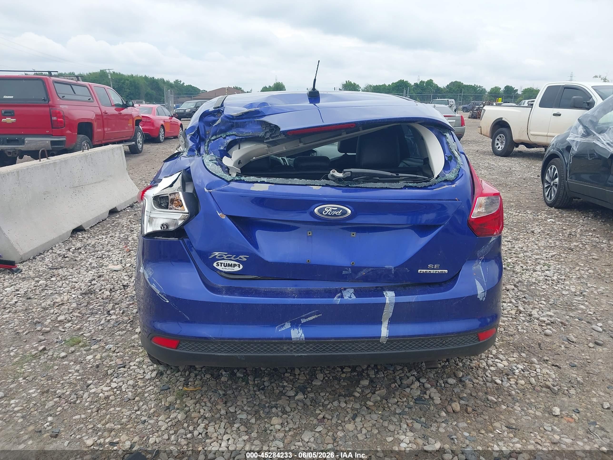 2014 Ford Focus Se Dark Blue vin: 1FADP3K28EL181406