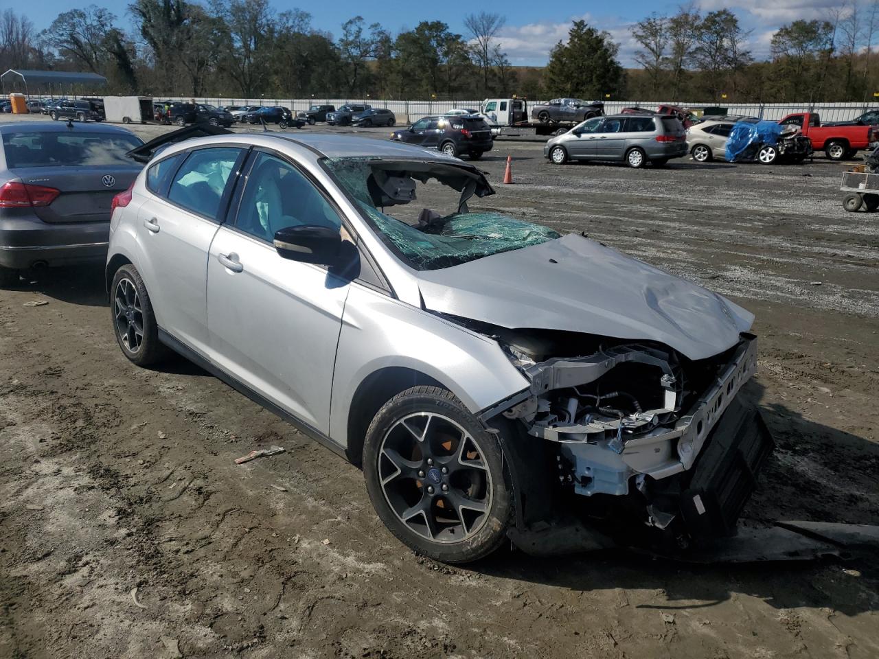 2014 Ford Focus Se Silver vin: 1FADP3K28EL182734