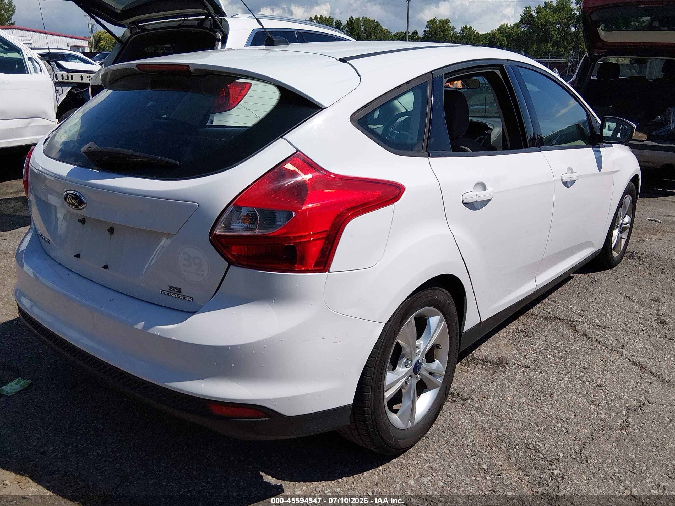 2014 Ford Focus Se Белый vin: 1FADP3K28EL197122