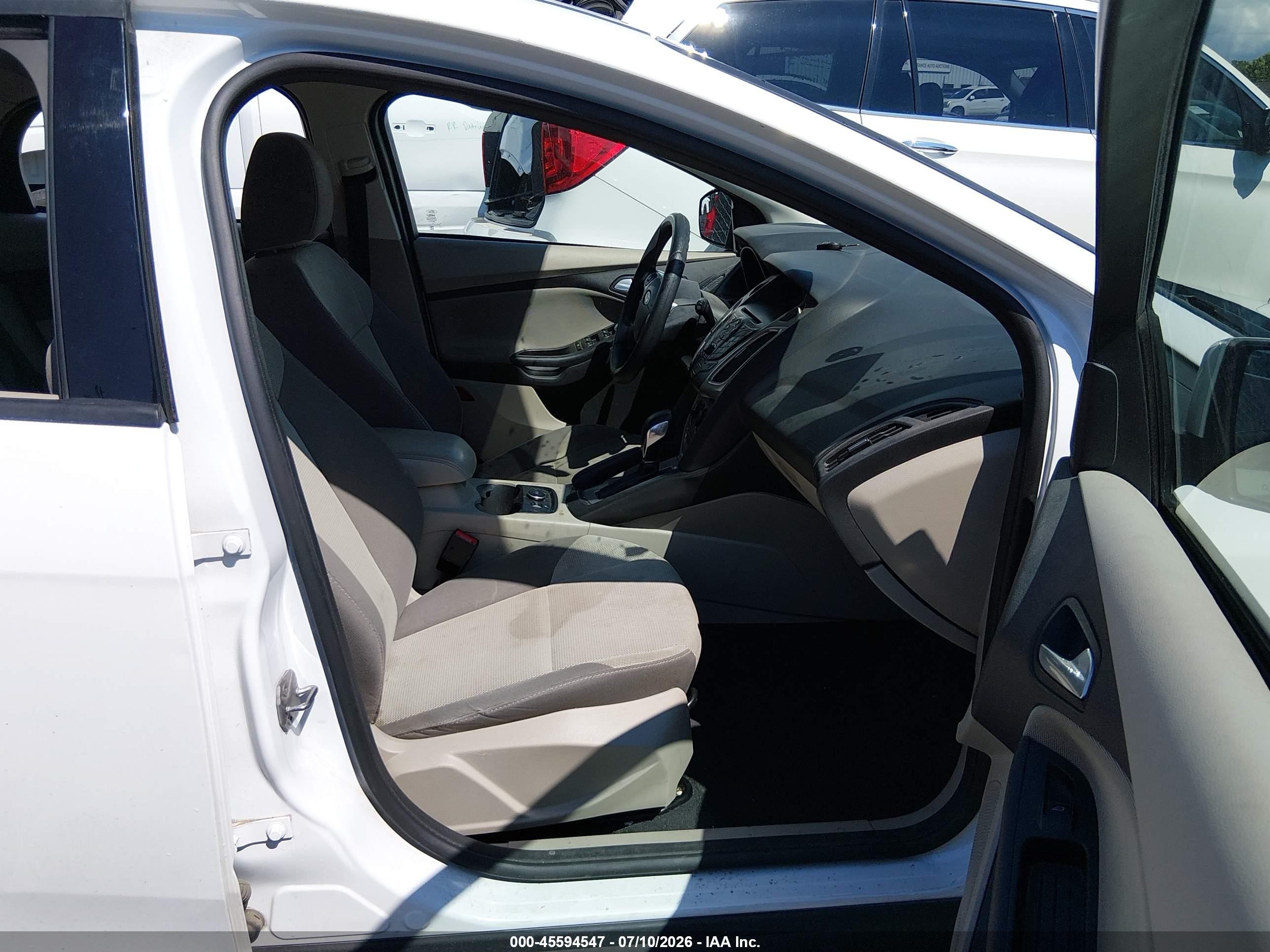 2014 Ford Focus Se Белый vin: 1FADP3K28EL197122