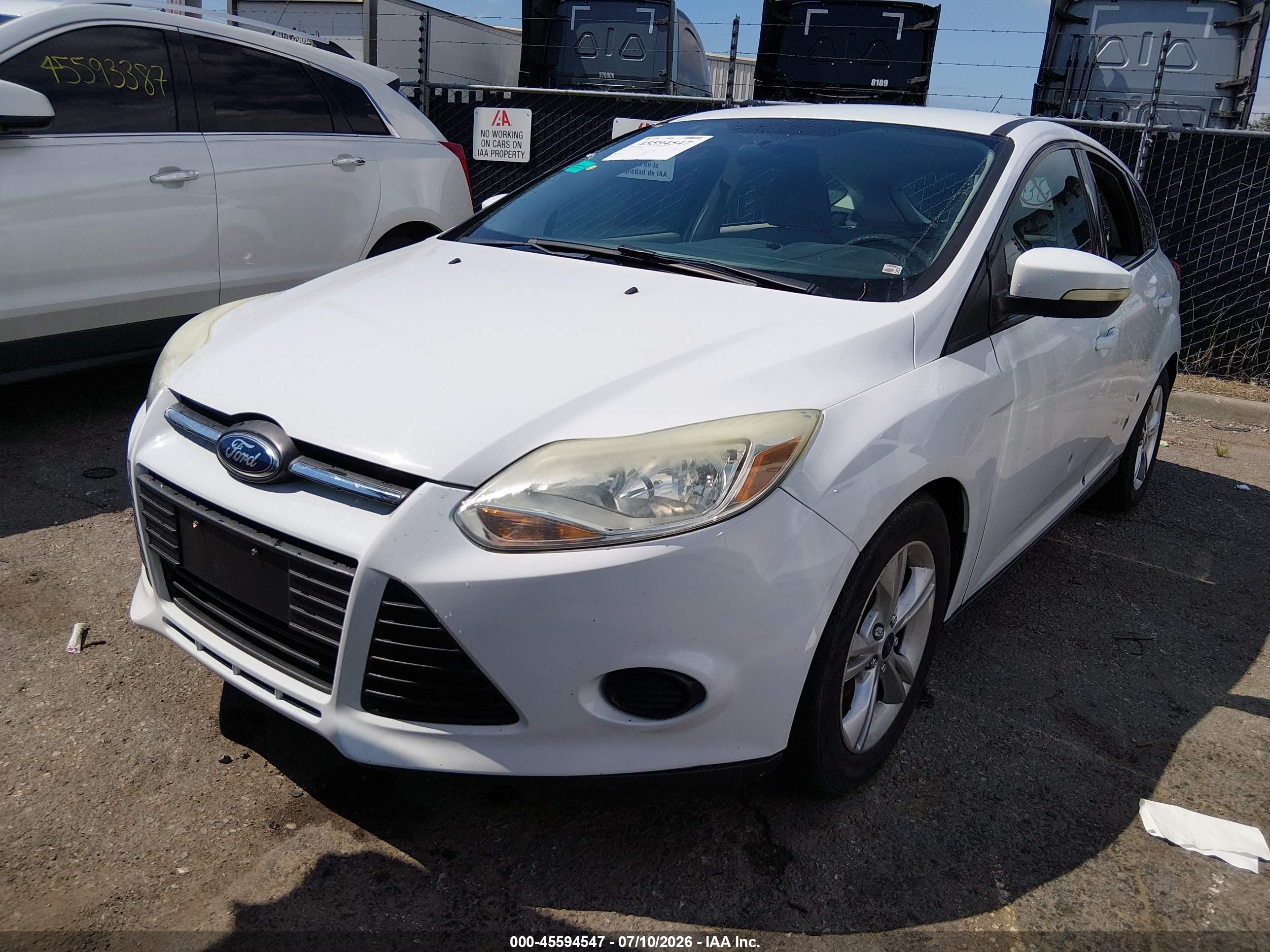 2014 Ford Focus Se Белый vin: 1FADP3K28EL197122