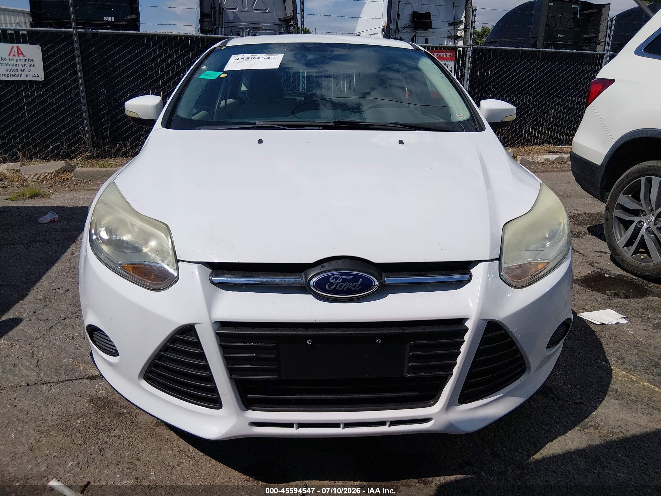 2014 Ford Focus Se Белый vin: 1FADP3K28EL197122