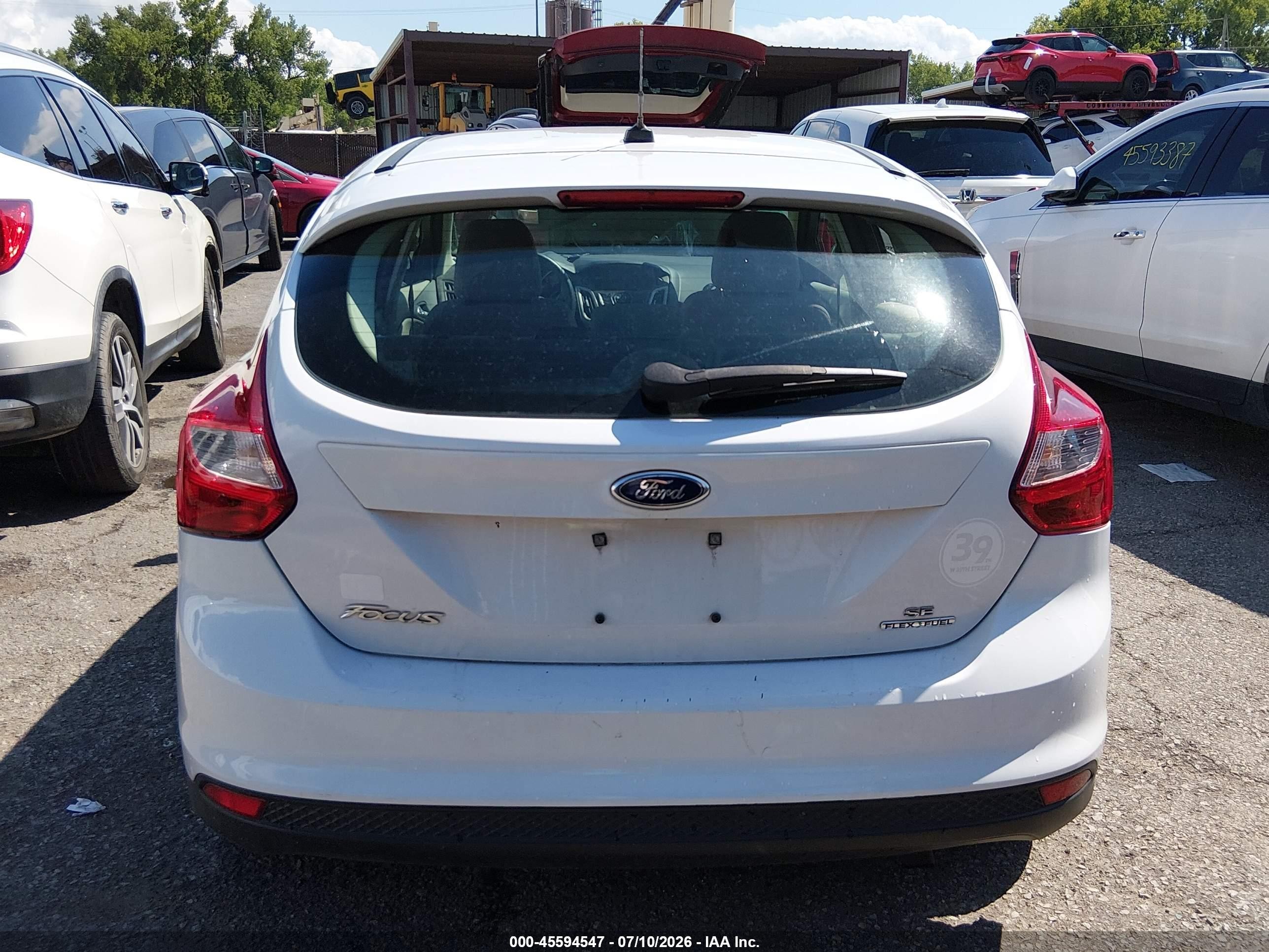 2014 Ford Focus Se Белый vin: 1FADP3K28EL197122