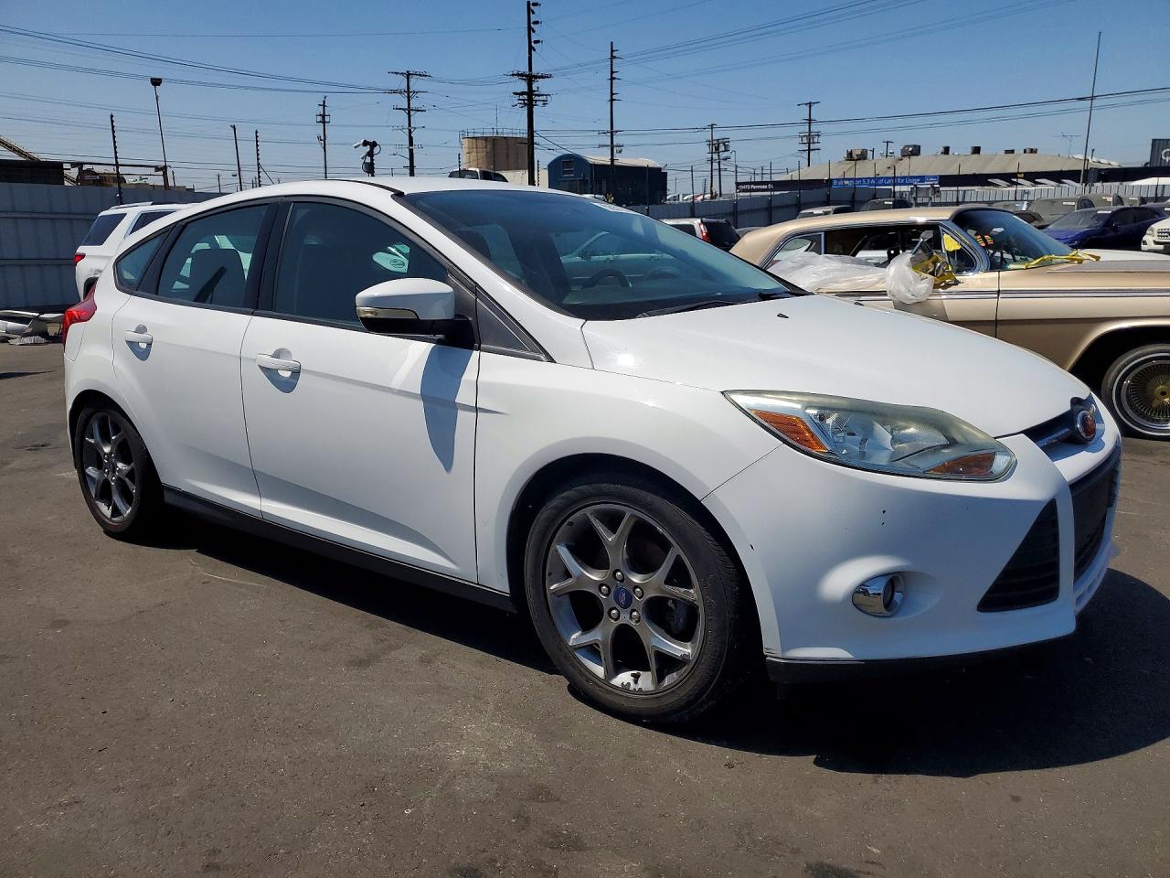 2014 Ford Focus Se Белый vin: 1FADP3K28EL198500