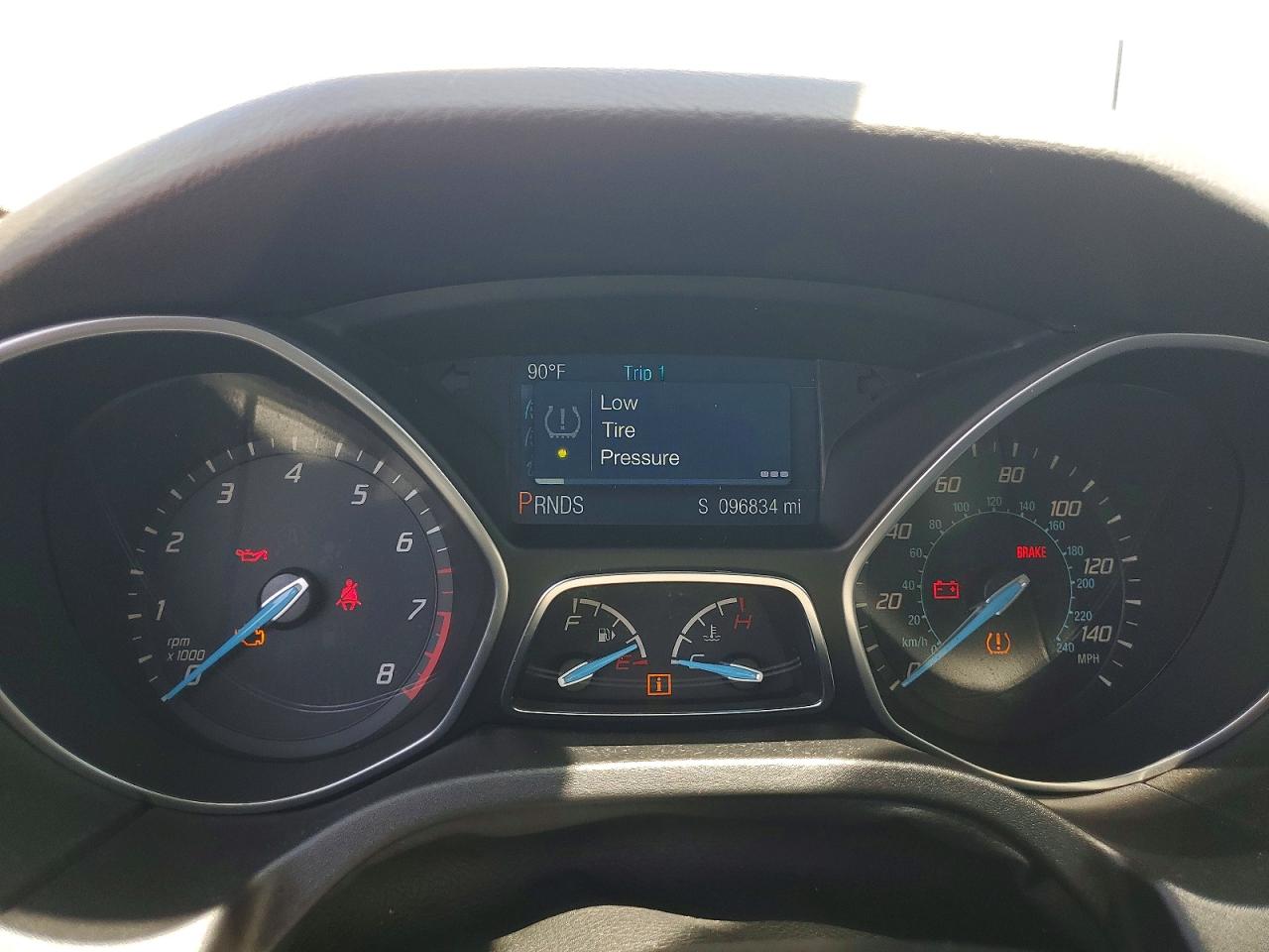 2014 Ford Focus Se Белый vin: 1FADP3K28EL198500
