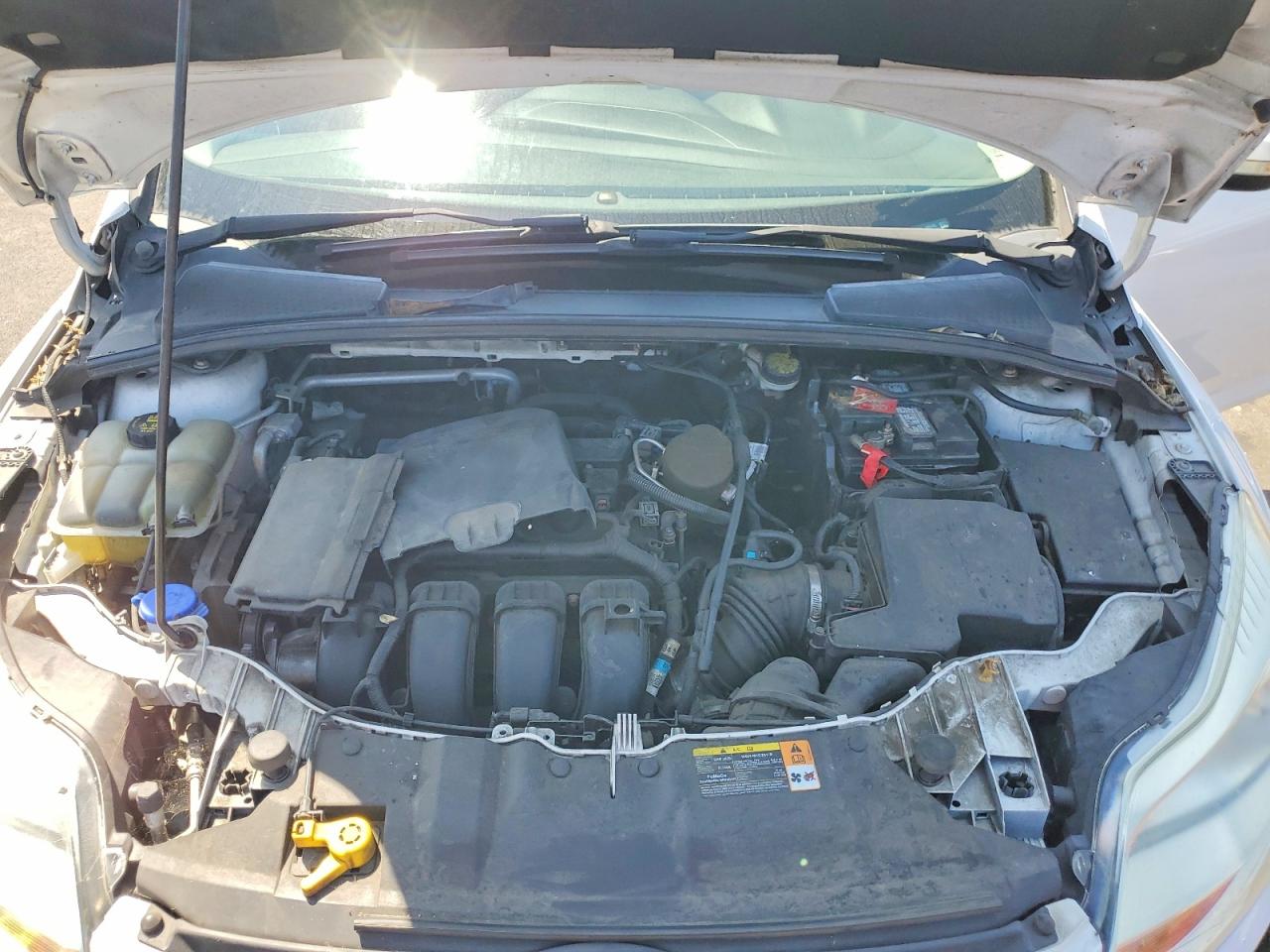 2014 Ford Focus Se Белый vin: 1FADP3K28EL198500