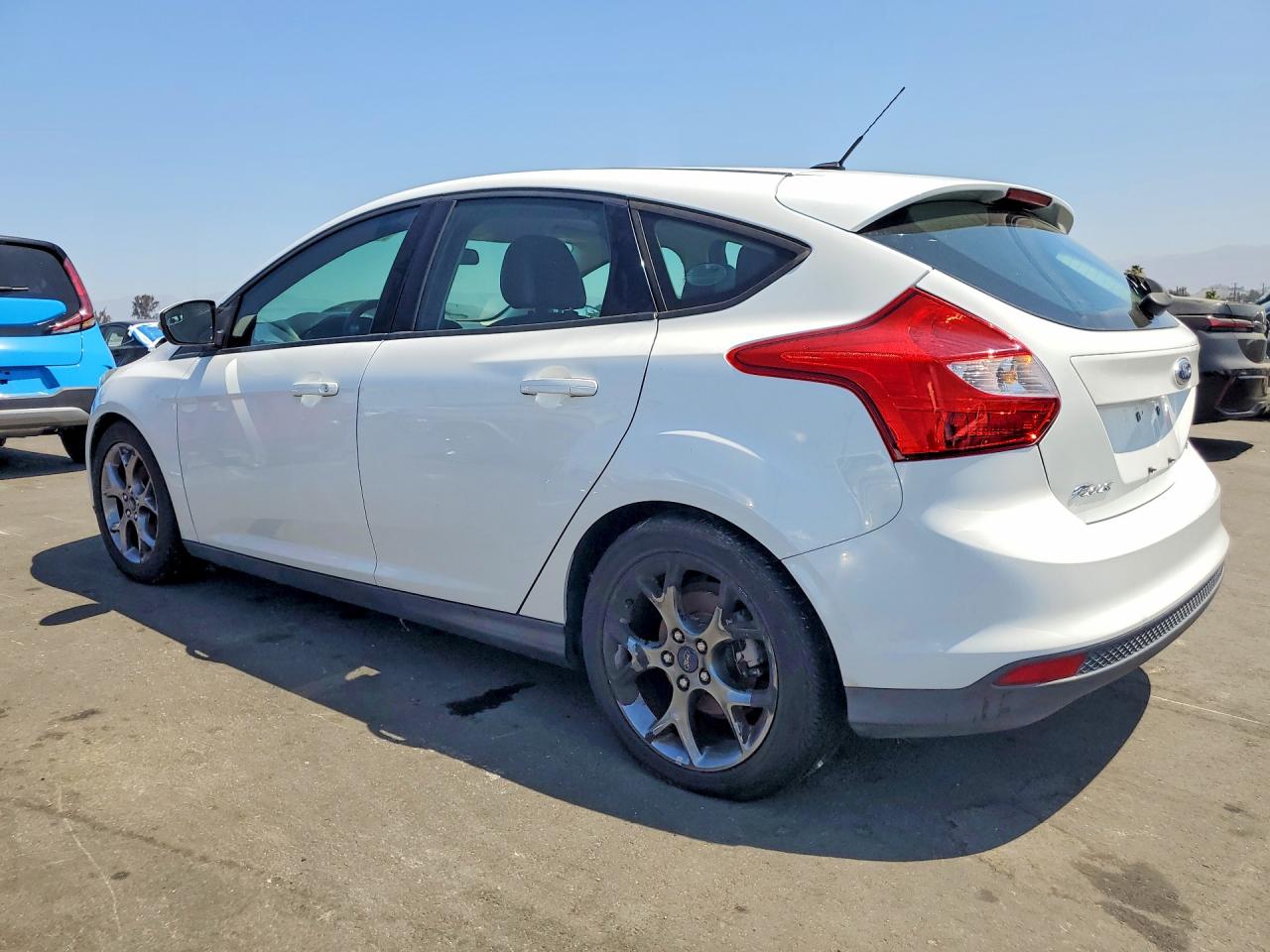 2014 Ford Focus Se Белый vin: 1FADP3K28EL198500