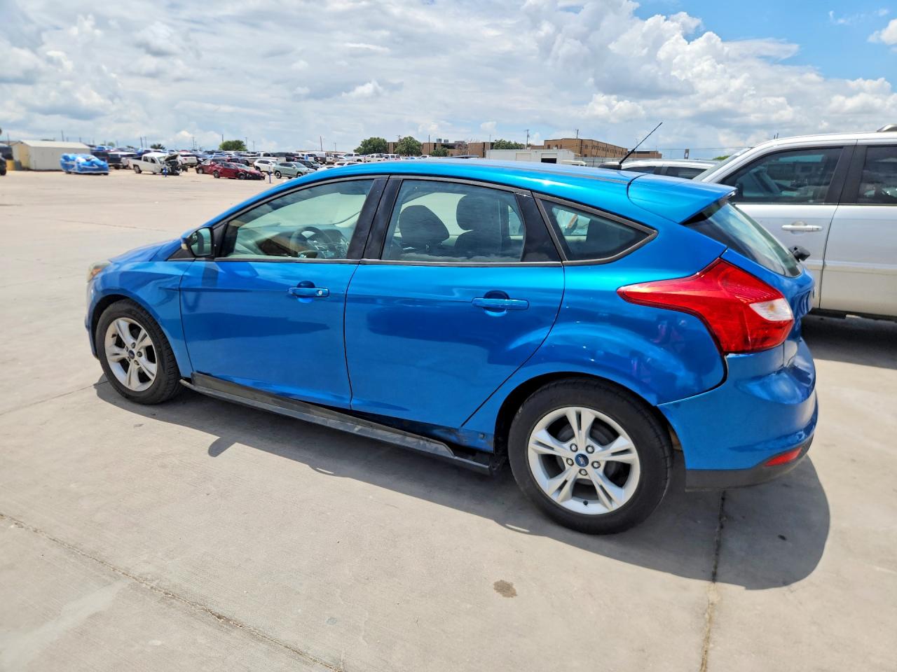 2014 Ford Focus Se Blue vin: 1FADP3K28EL207969
