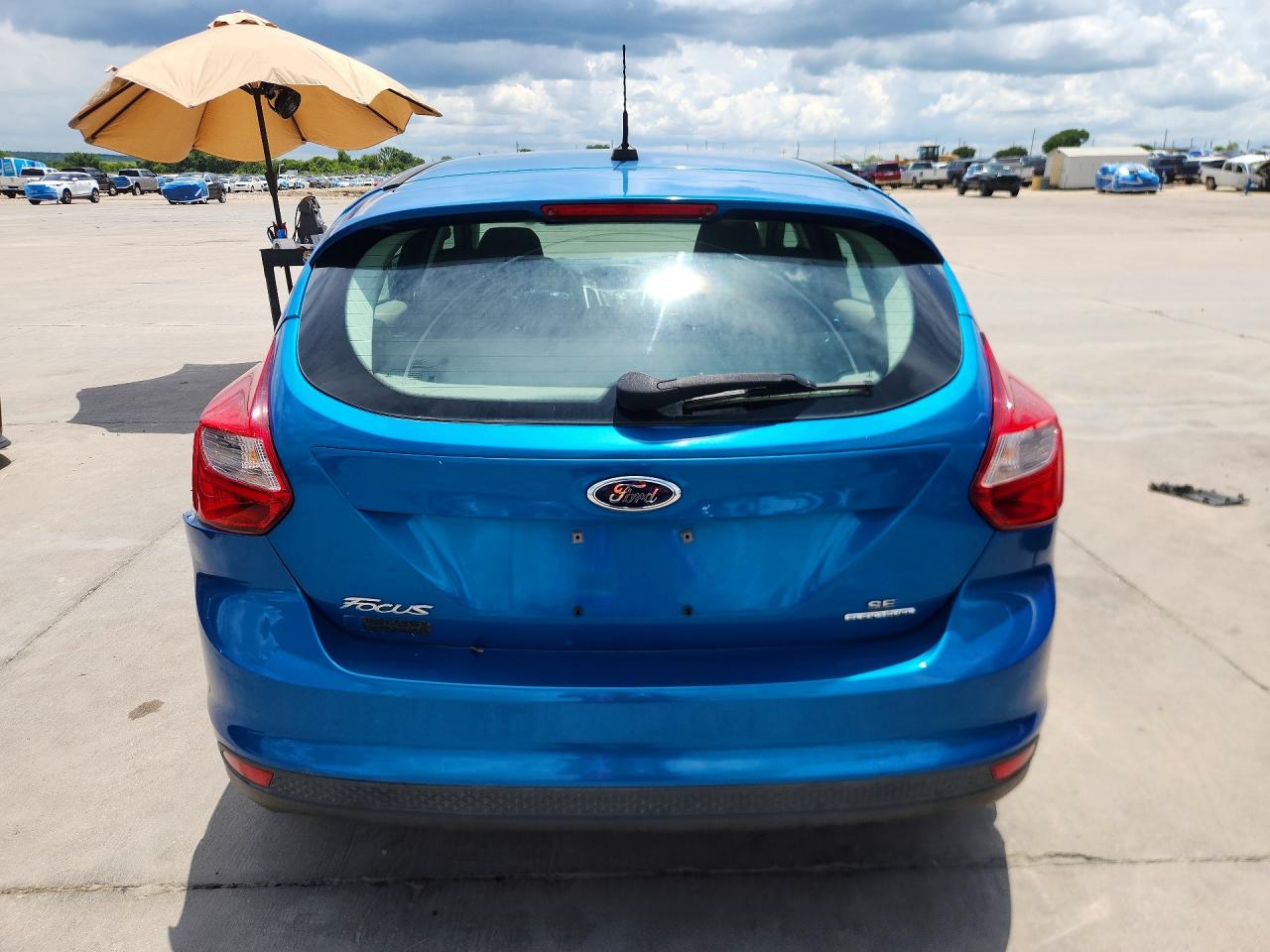 2014 Ford Focus Se Blue vin: 1FADP3K28EL207969