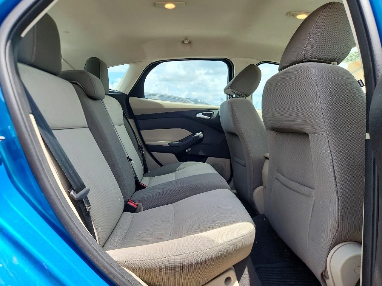 2014 Ford Focus Se Blue vin: 1FADP3K28EL207969