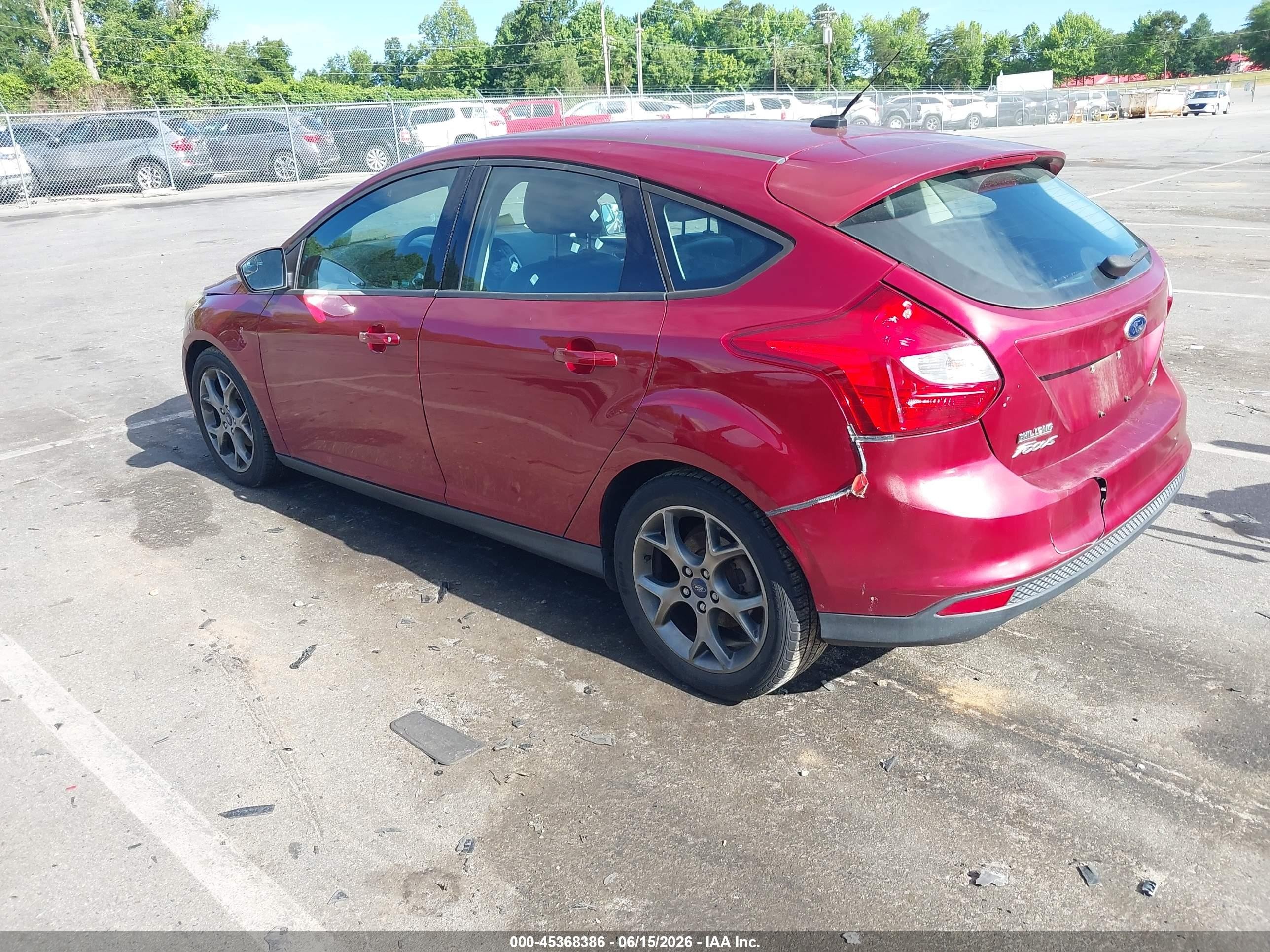 2014 Ford Focus Se Red vin: 1FADP3K28EL209379