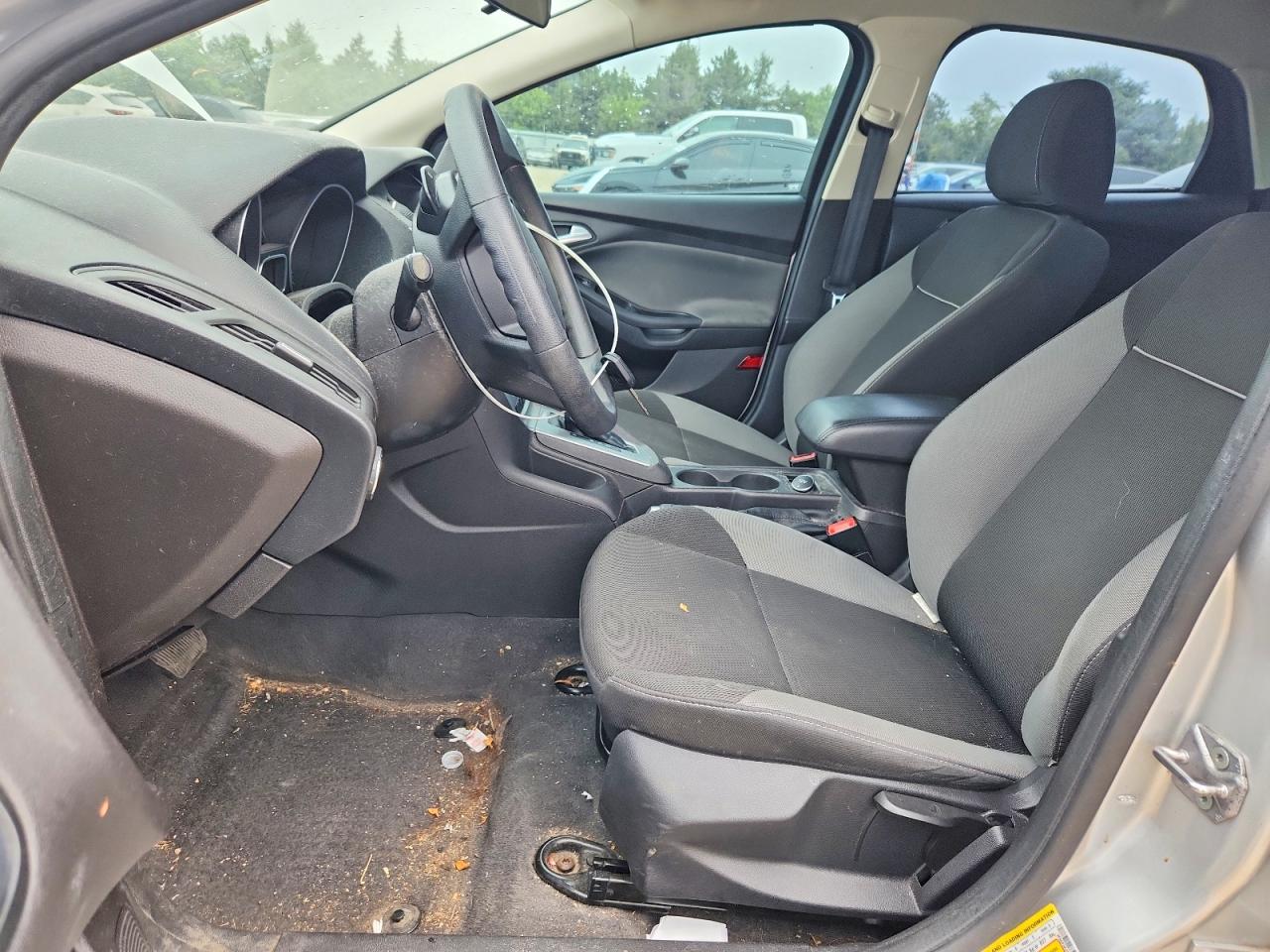 2014 Ford Focus Se Silver vin: 1FADP3K28EL229440