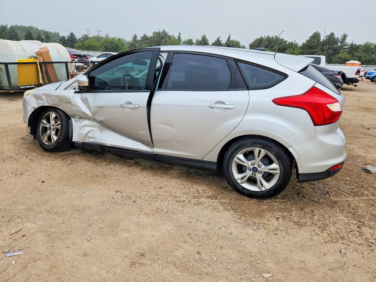 2014 Ford Focus Se Silver vin: 1FADP3K28EL229440