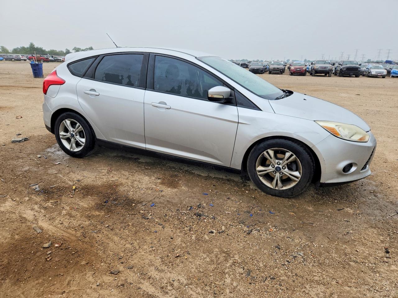 2014 Ford Focus Se Silver vin: 1FADP3K28EL229440