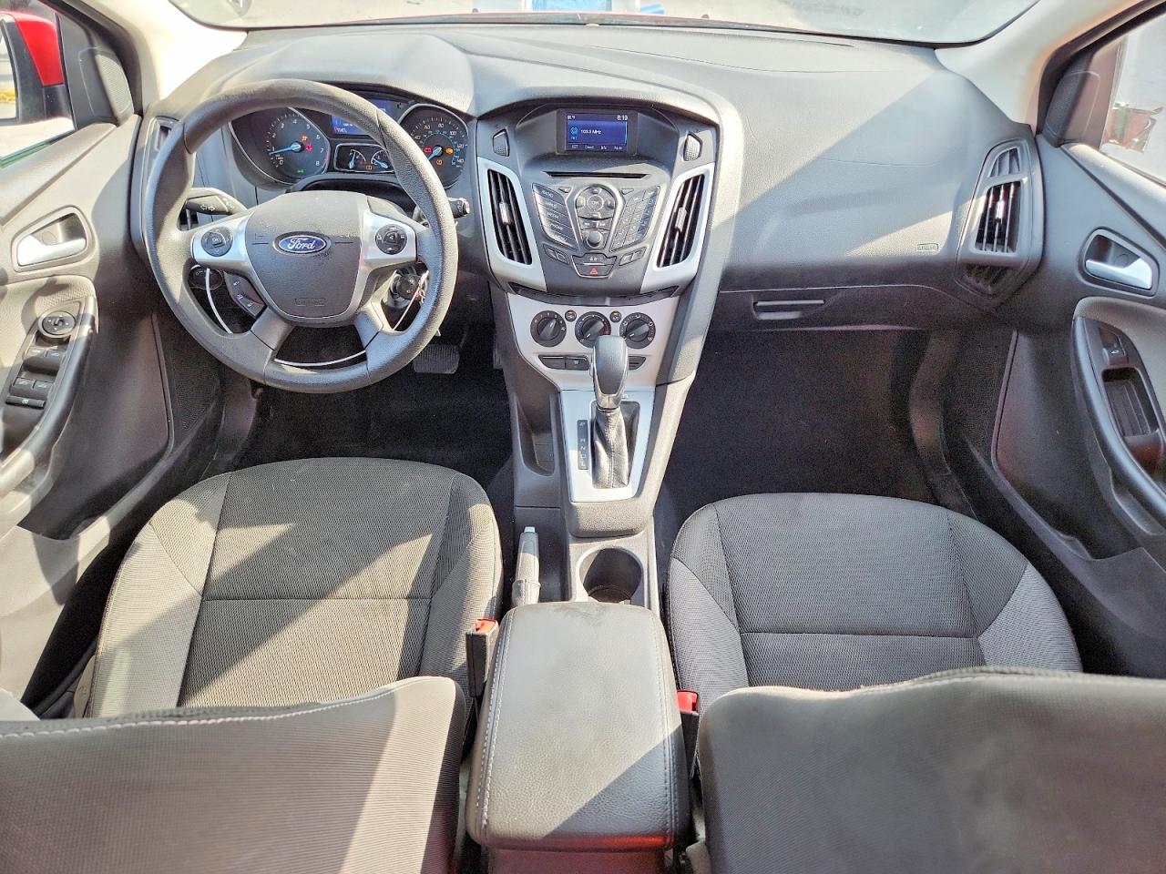 2014 Ford Focus Se Red vin: 1FADP3K28EL243340