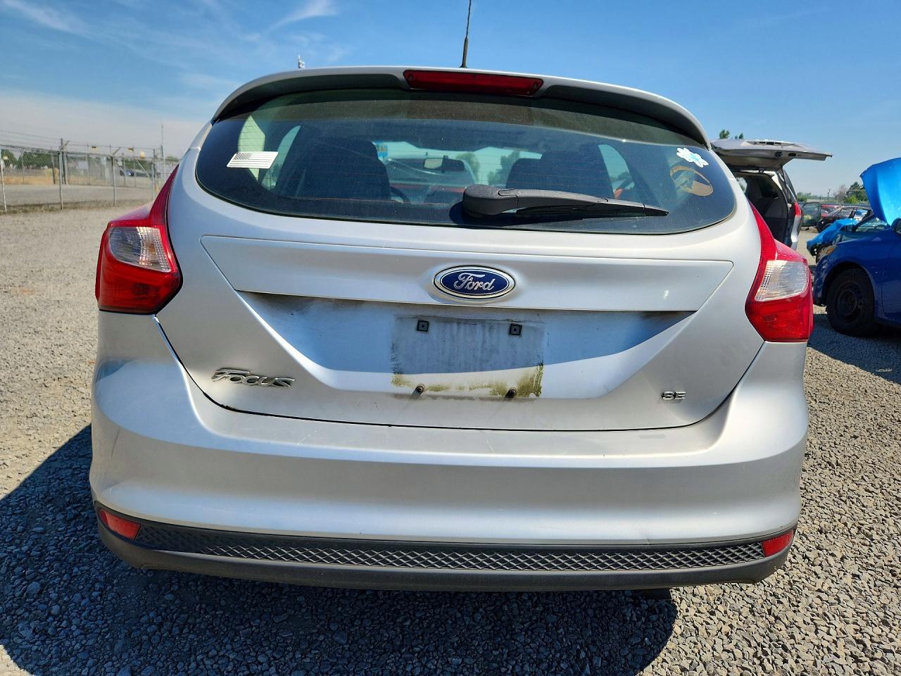 2014 Ford Focus Se Silver vin: 1FADP3K28EL265385