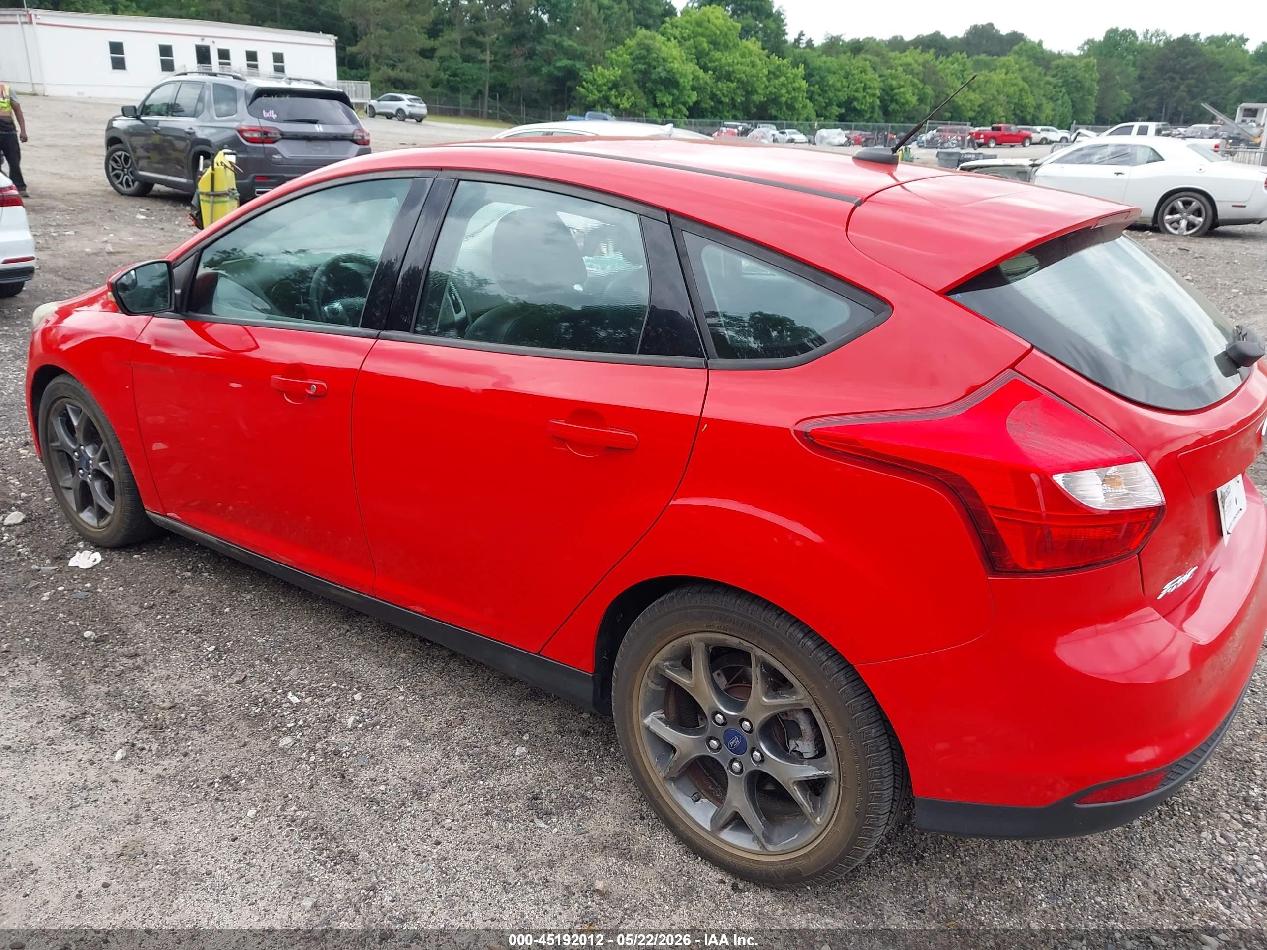 2014 Ford Focus Se Red vin: 1FADP3K28EL269128