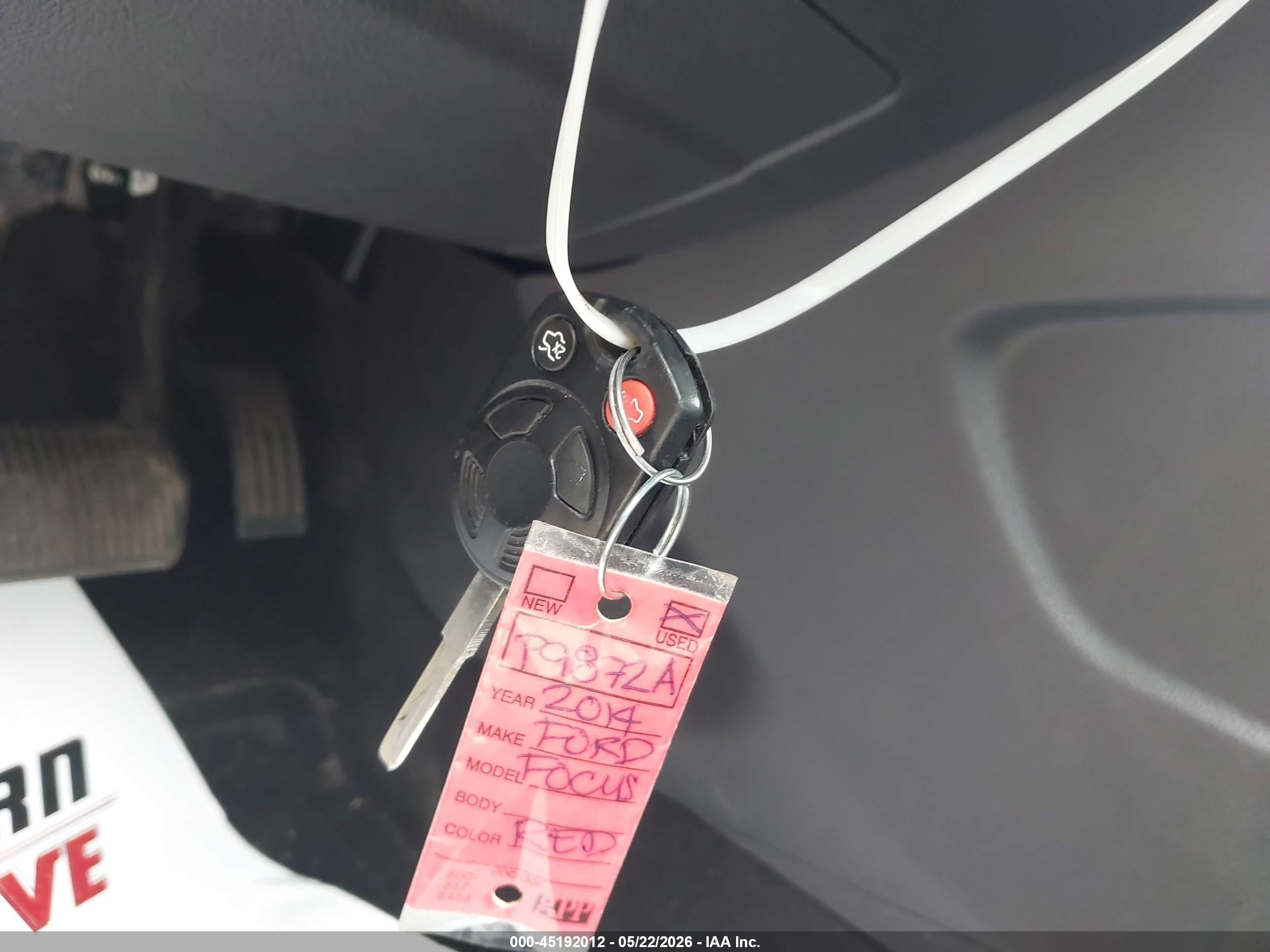 2014 Ford Focus Se Red vin: 1FADP3K28EL269128
