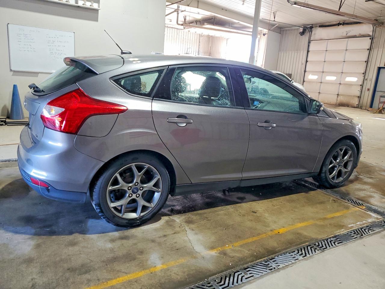 2014 Ford Focus Se Gray vin: 1FADP3K28EL279495