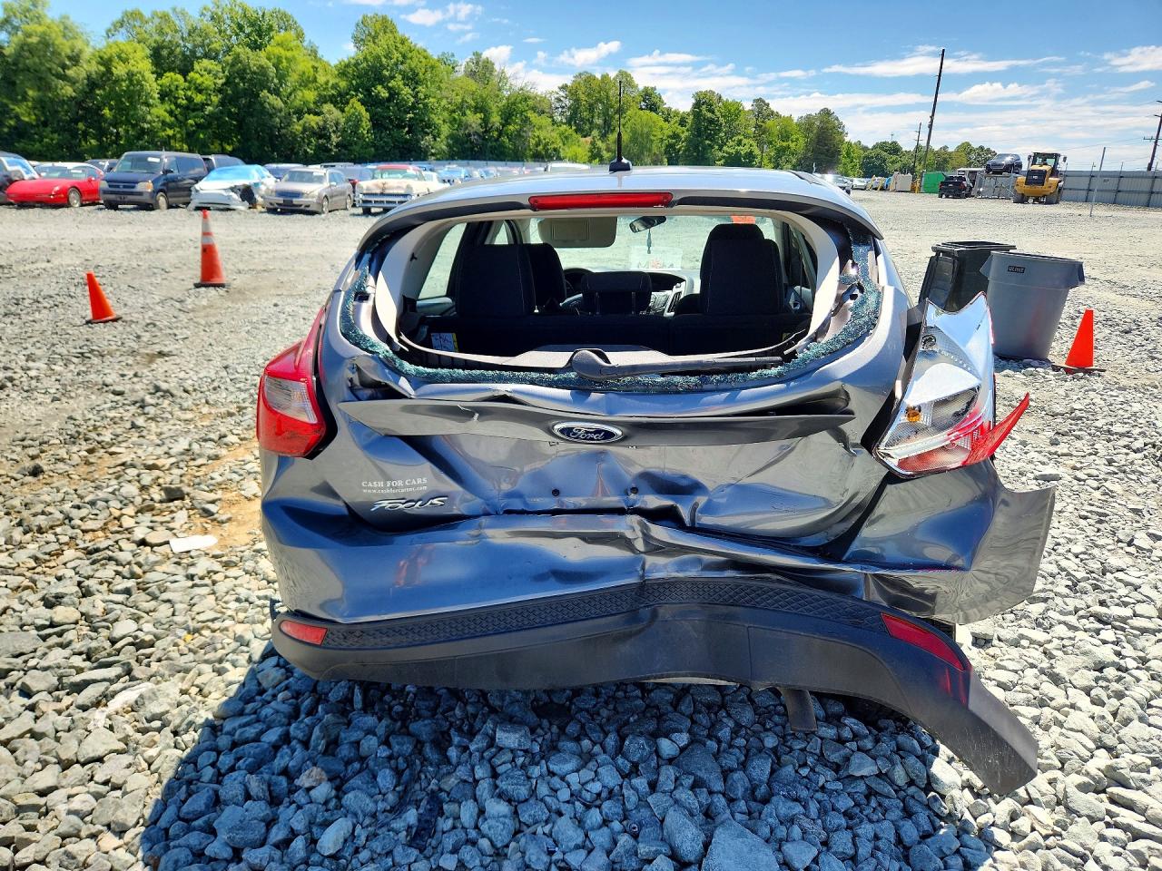 2014 Ford Focus Se Silver vin: 1FADP3K28EL288486