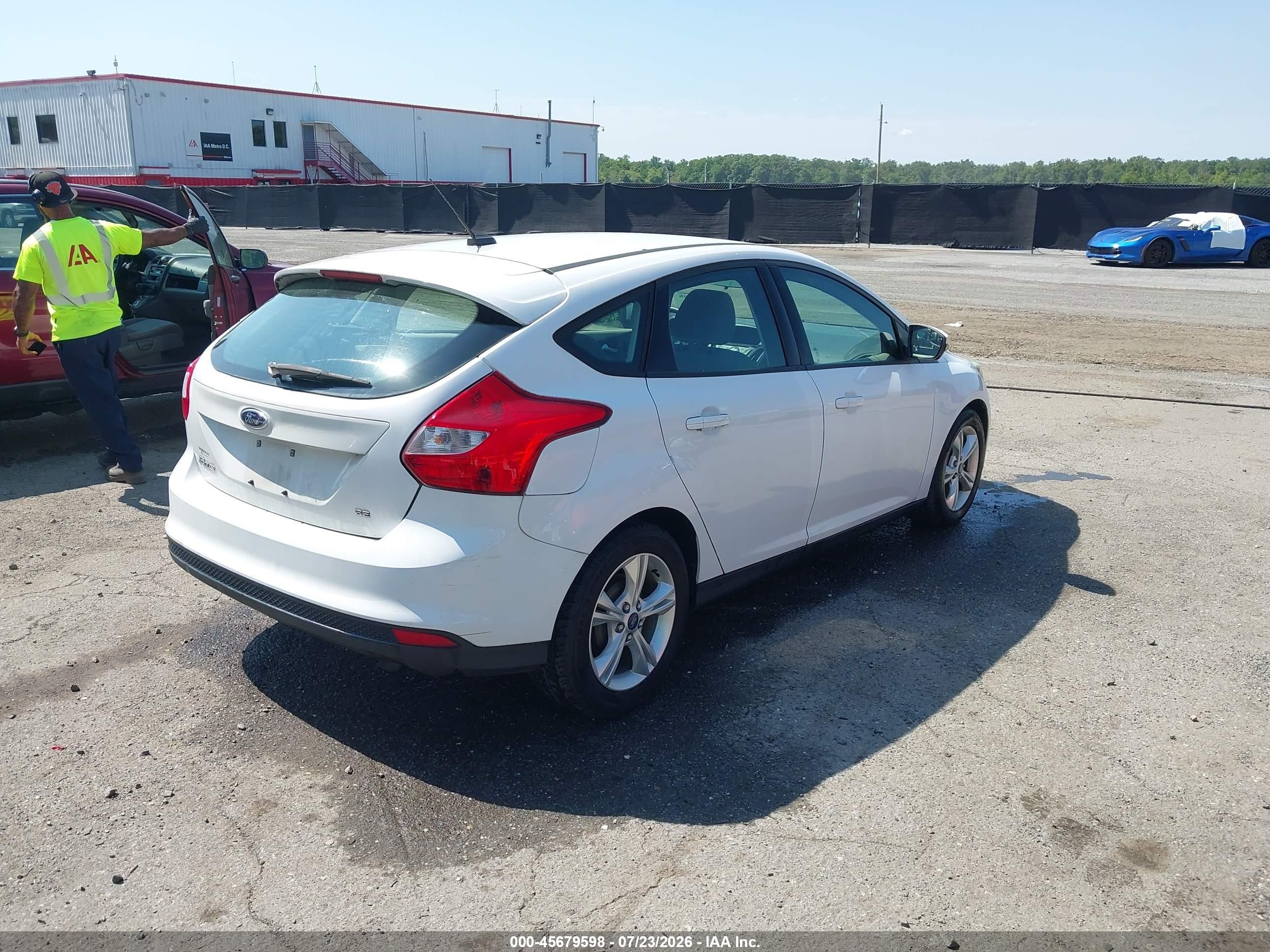 2014 Ford Focus Se White vin: 1FADP3K28EL292196