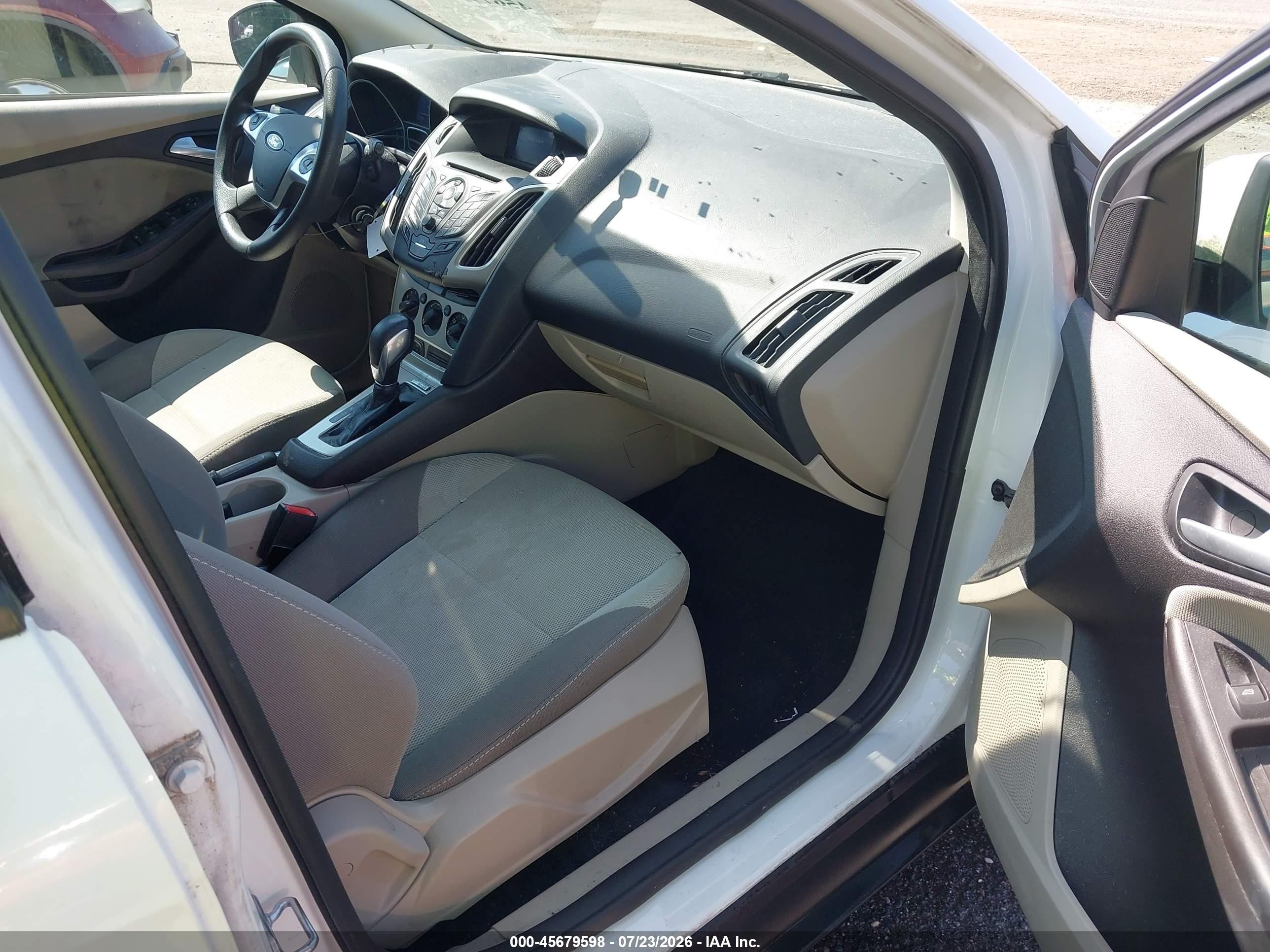 2014 Ford Focus Se White vin: 1FADP3K28EL292196