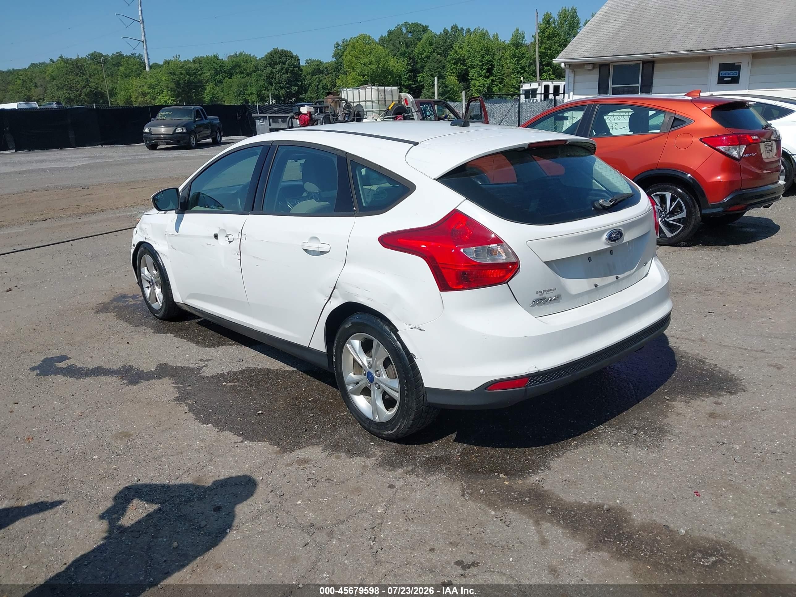 2014 Ford Focus Se White vin: 1FADP3K28EL292196