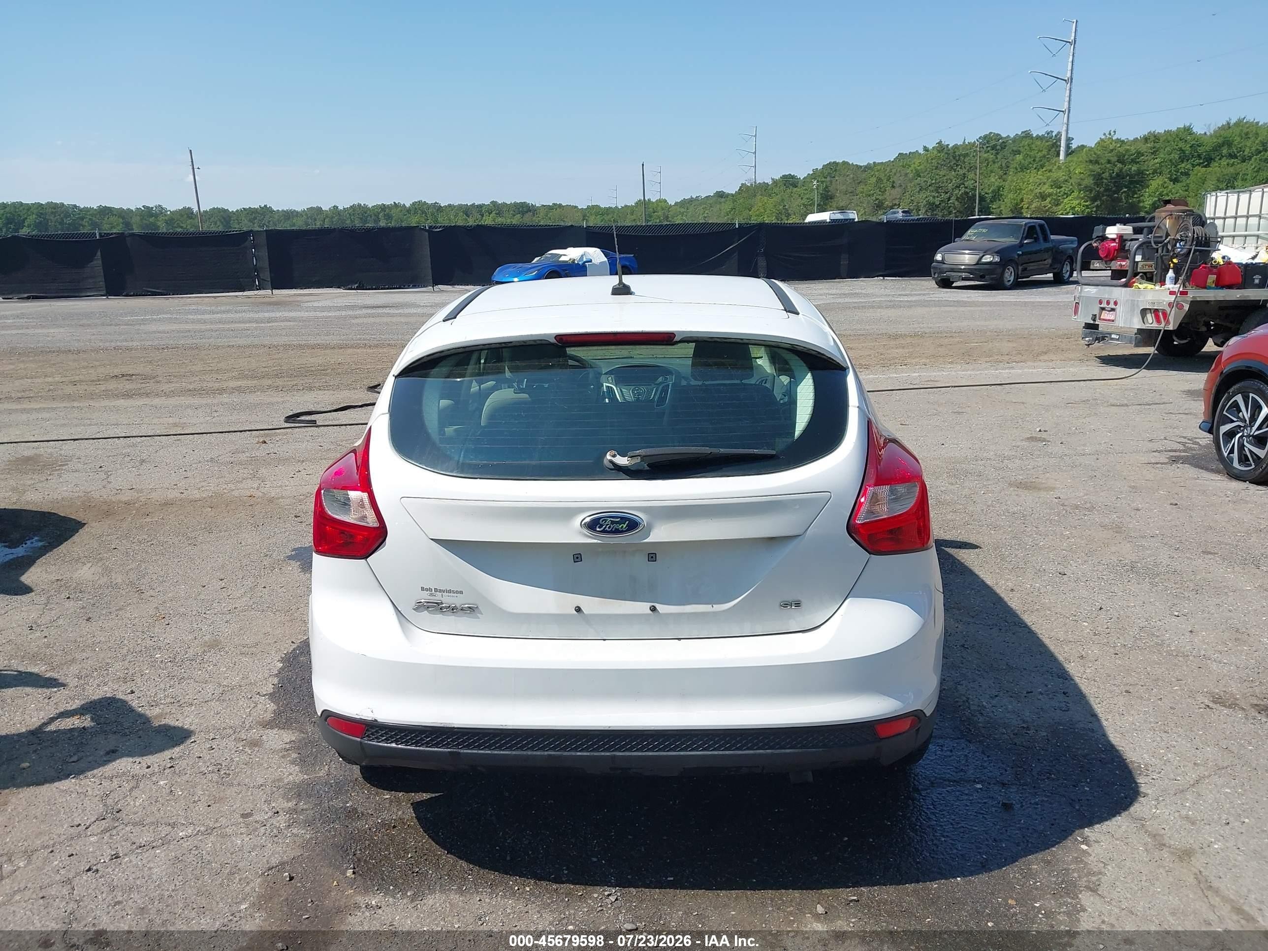 2014 Ford Focus Se White vin: 1FADP3K28EL292196