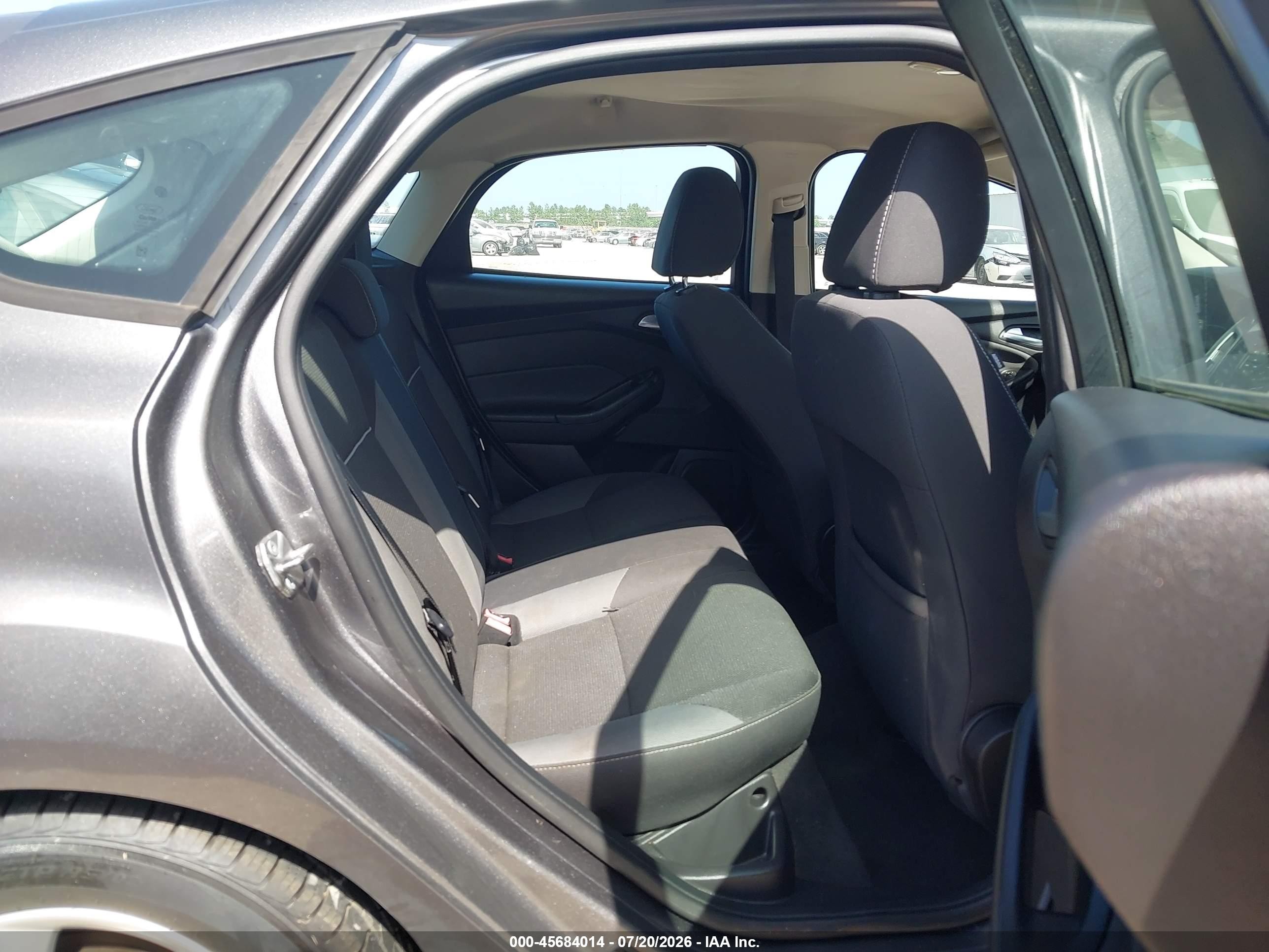 2014 Ford Focus Se Gray vin: 1FADP3K28EL299732