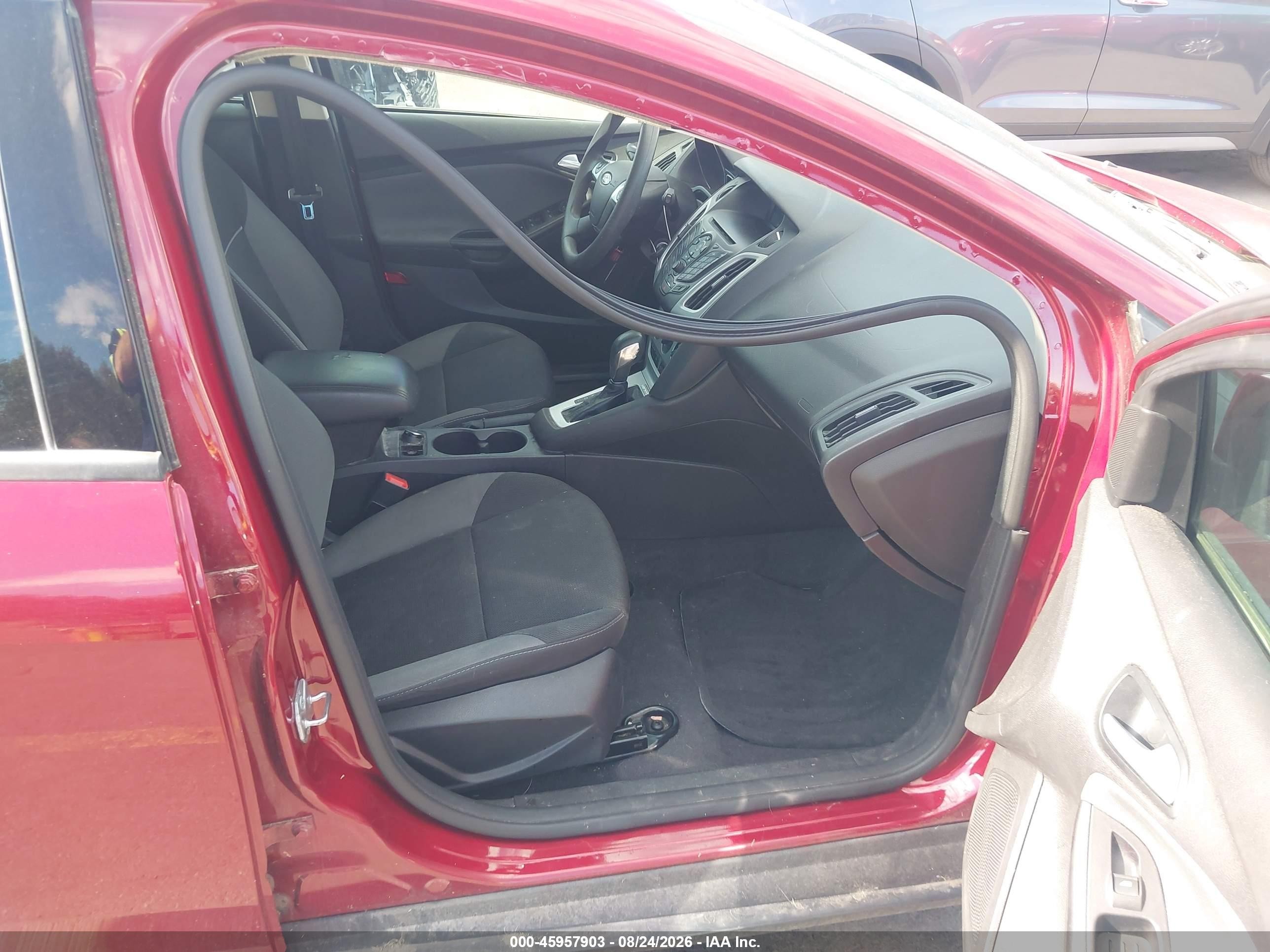 2014 Ford Focus Se Burgundy vin: 1FADP3K28EL300264