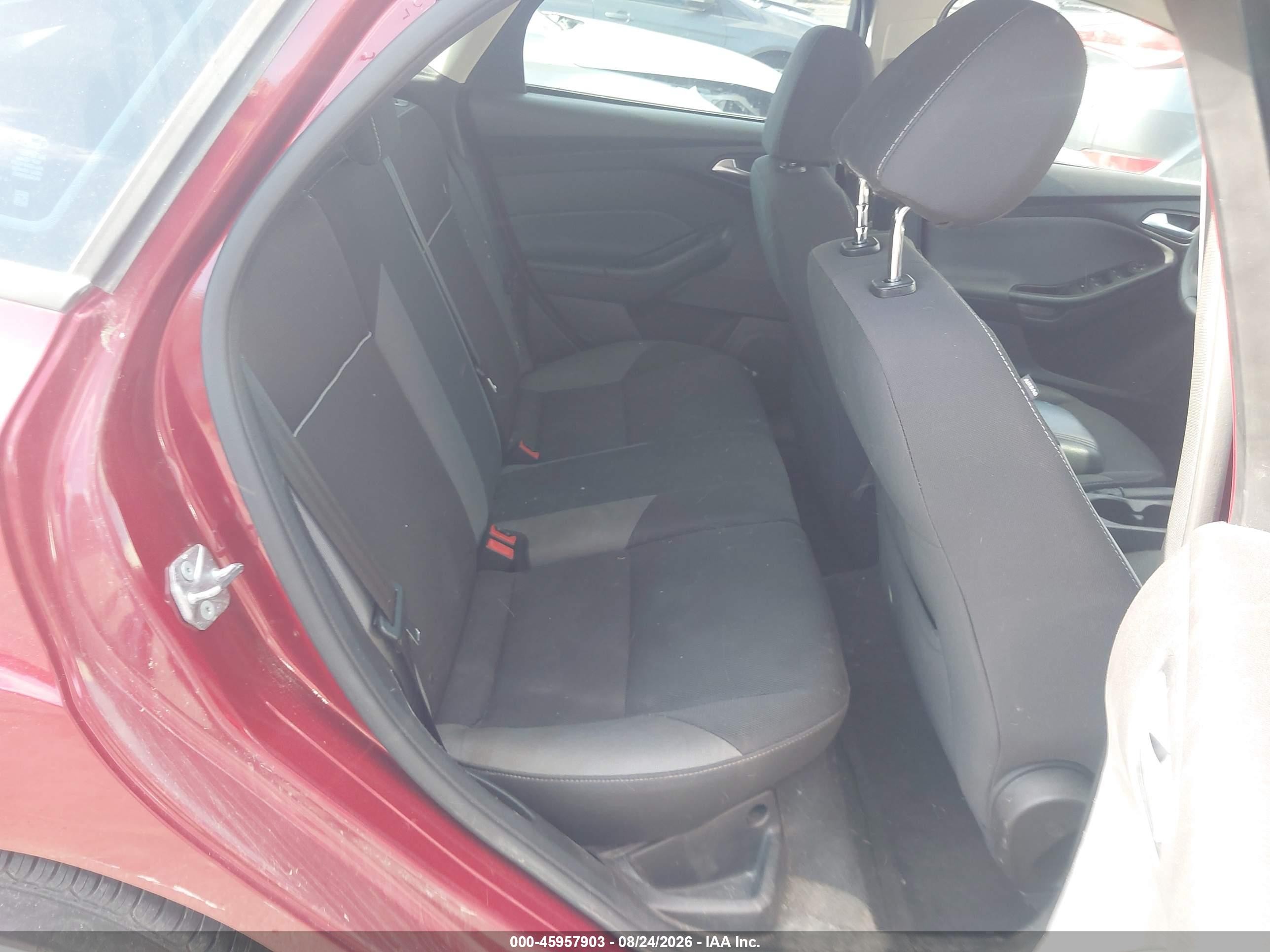 2014 Ford Focus Se Burgundy vin: 1FADP3K28EL300264