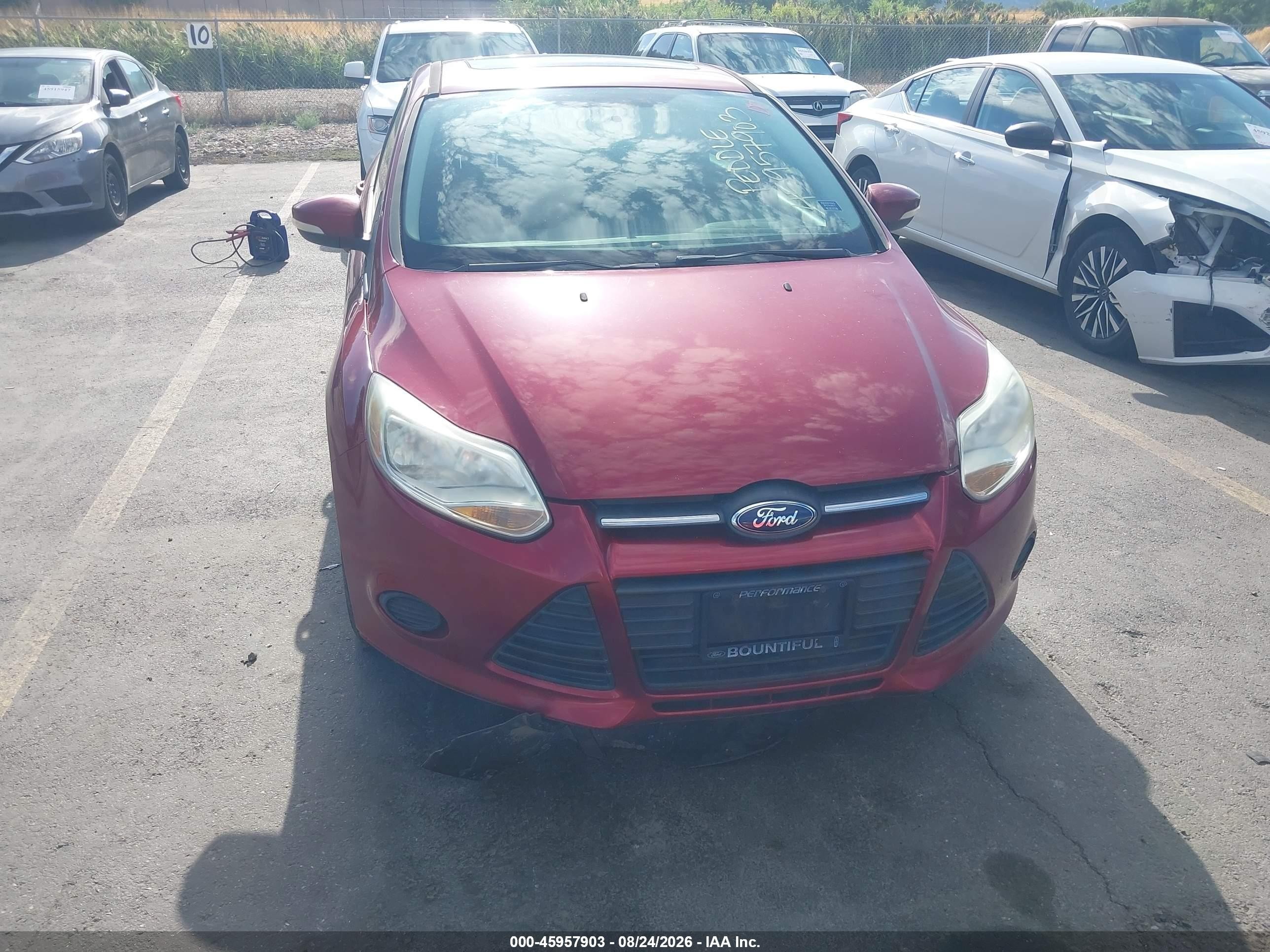 2014 Ford Focus Se Burgundy vin: 1FADP3K28EL300264