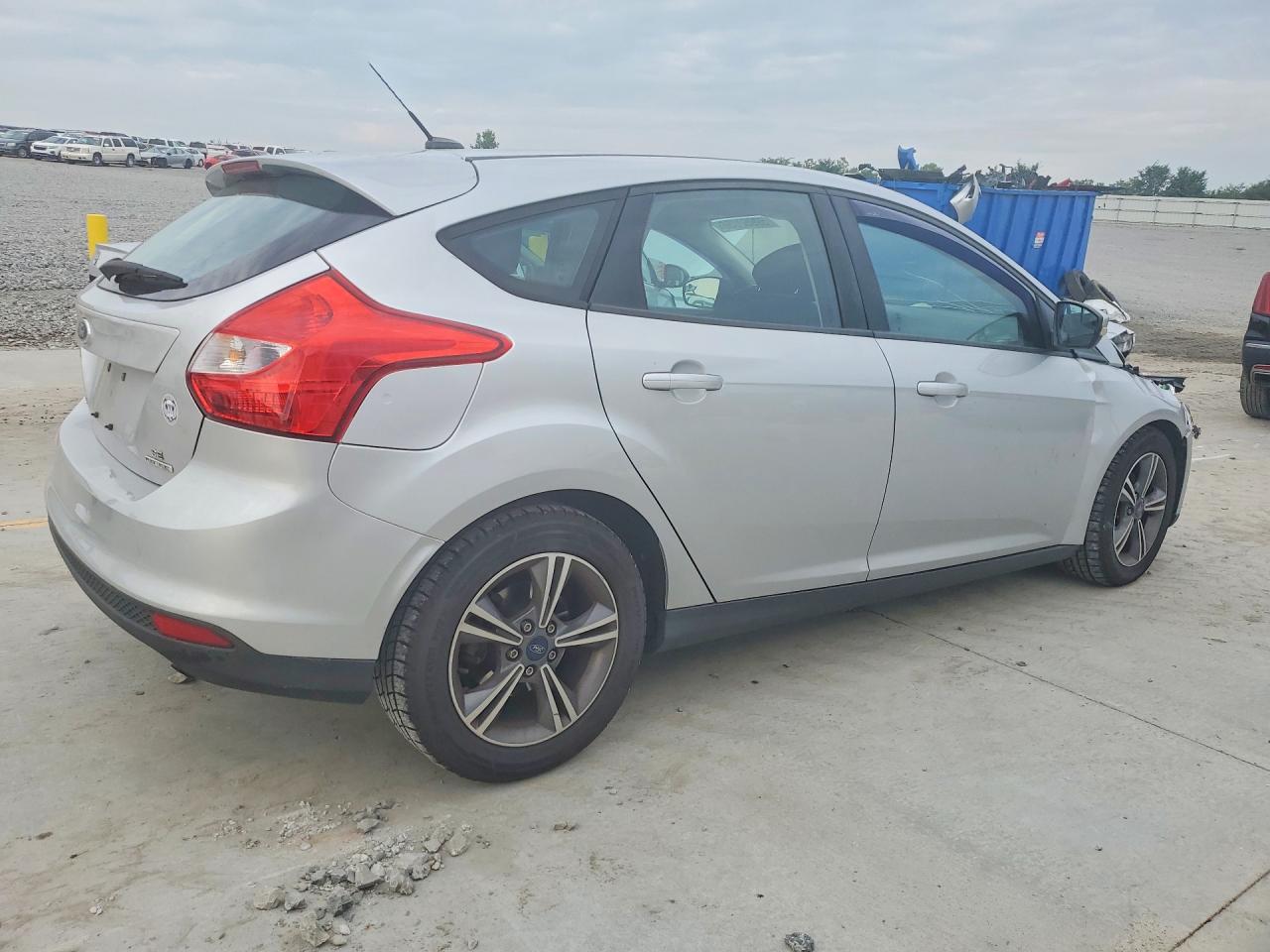 2014 Ford Focus Se Silver vin: 1FADP3K28EL309420