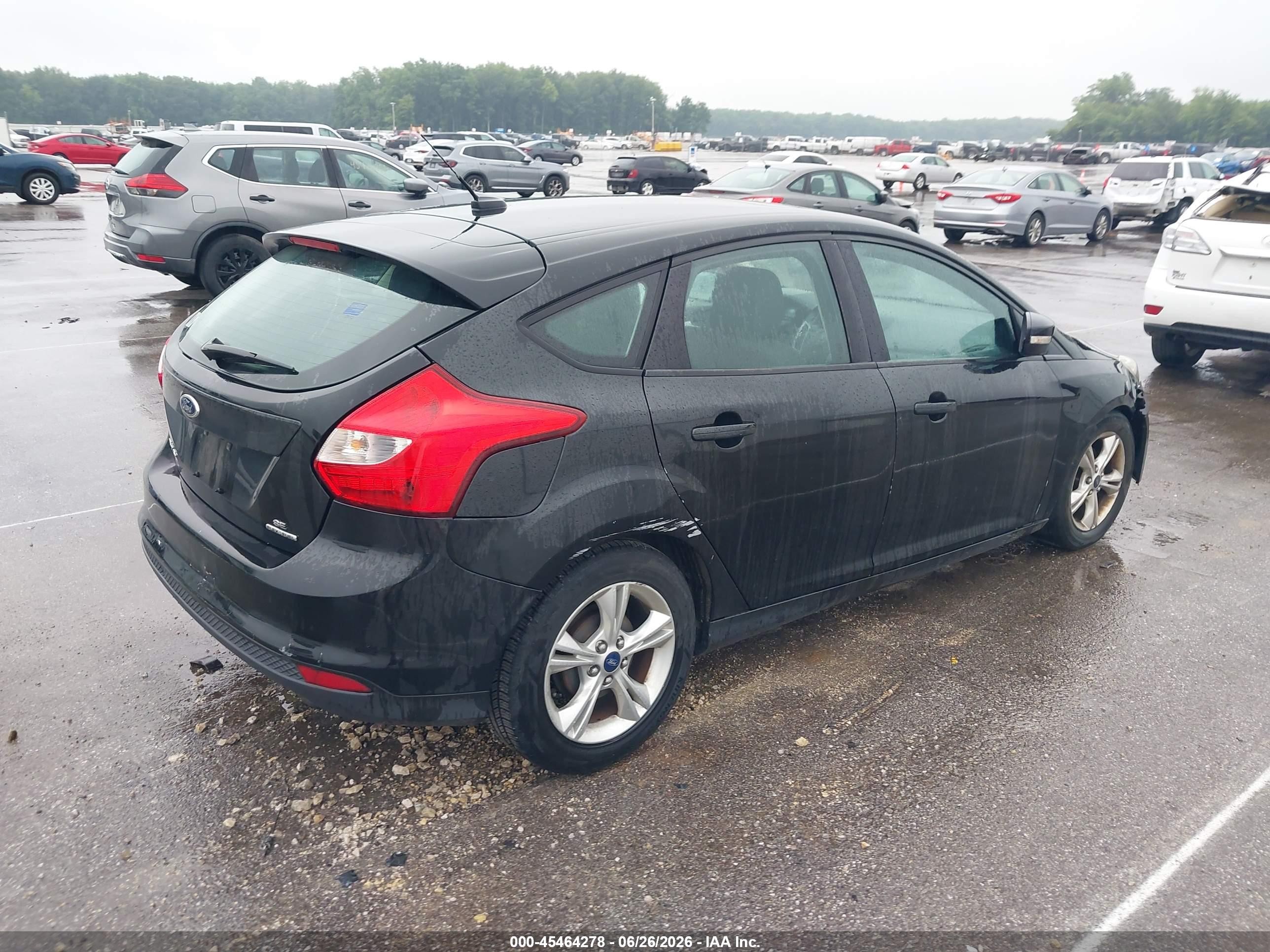 2014 Ford Focus Se Черный vin: 1FADP3K28EL312849